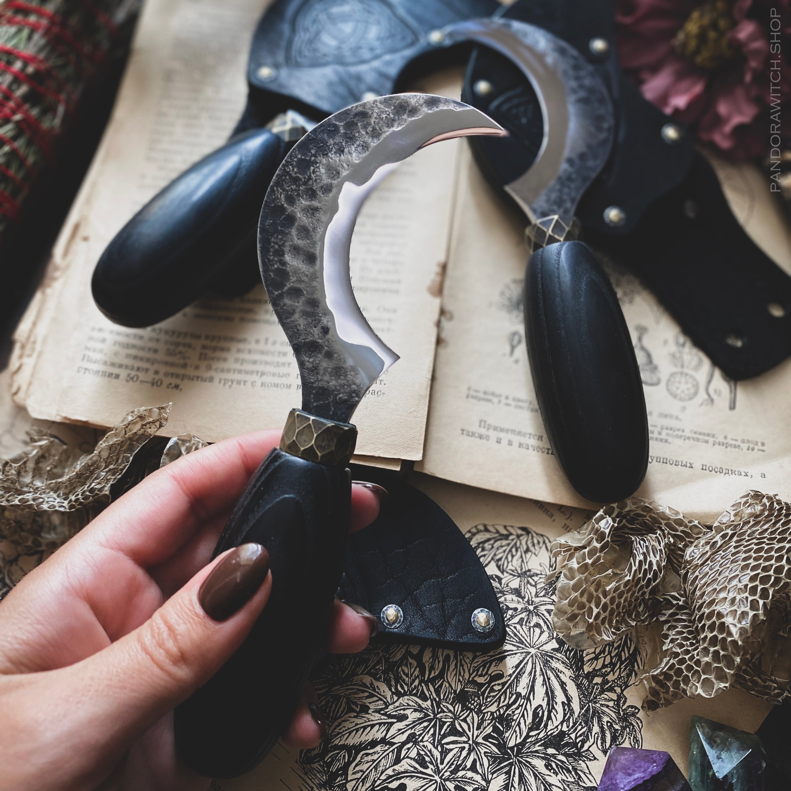 Small Boline - Witch's Guard