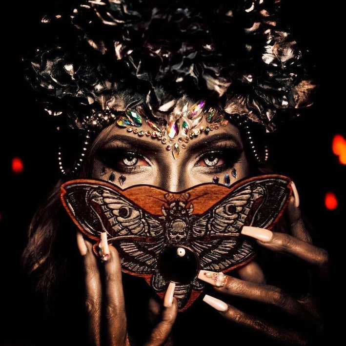 Planchette - Golden Death's head moth Dark wood