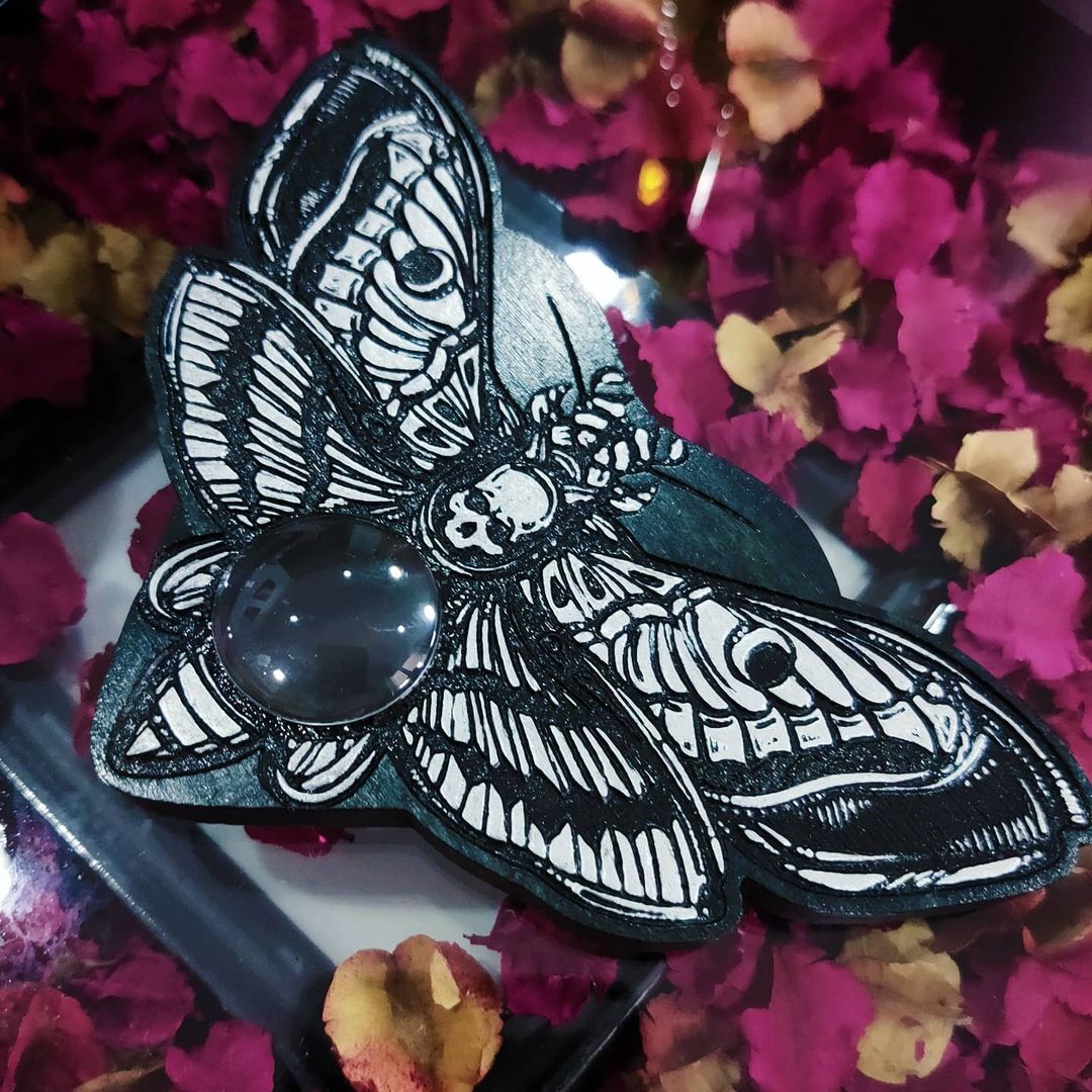 Planchette - Silver Death's head moth