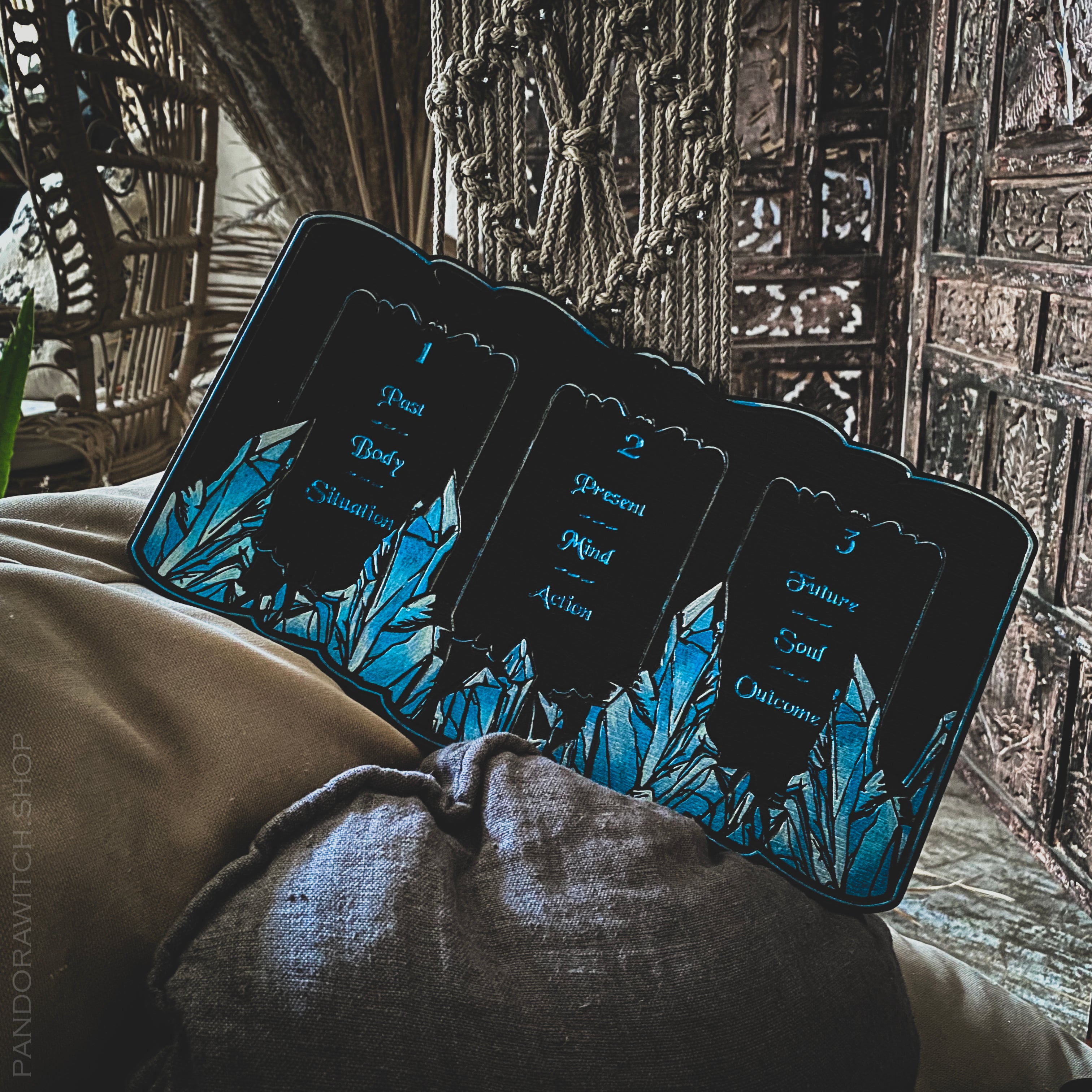 Tarot Board Three Card Spread - Lazur Crystals