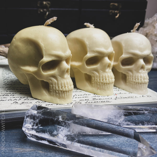 White skull - Beeswax candle