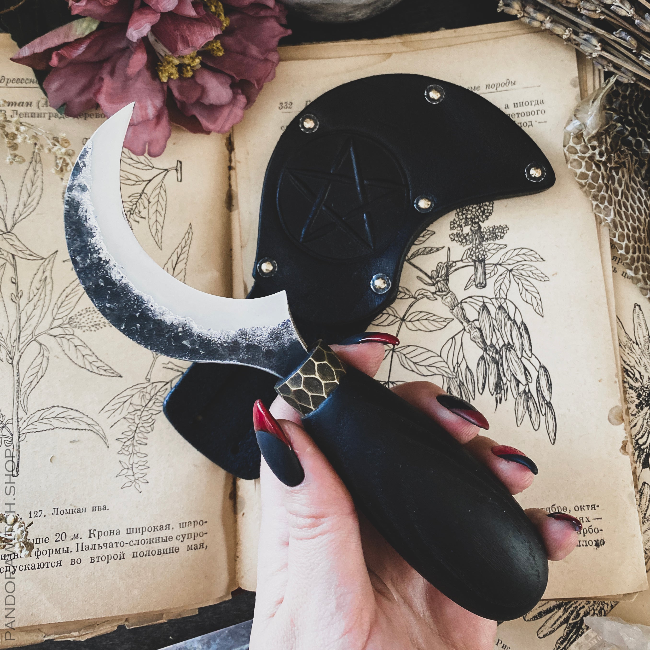 Small Boline - Witch's Guard