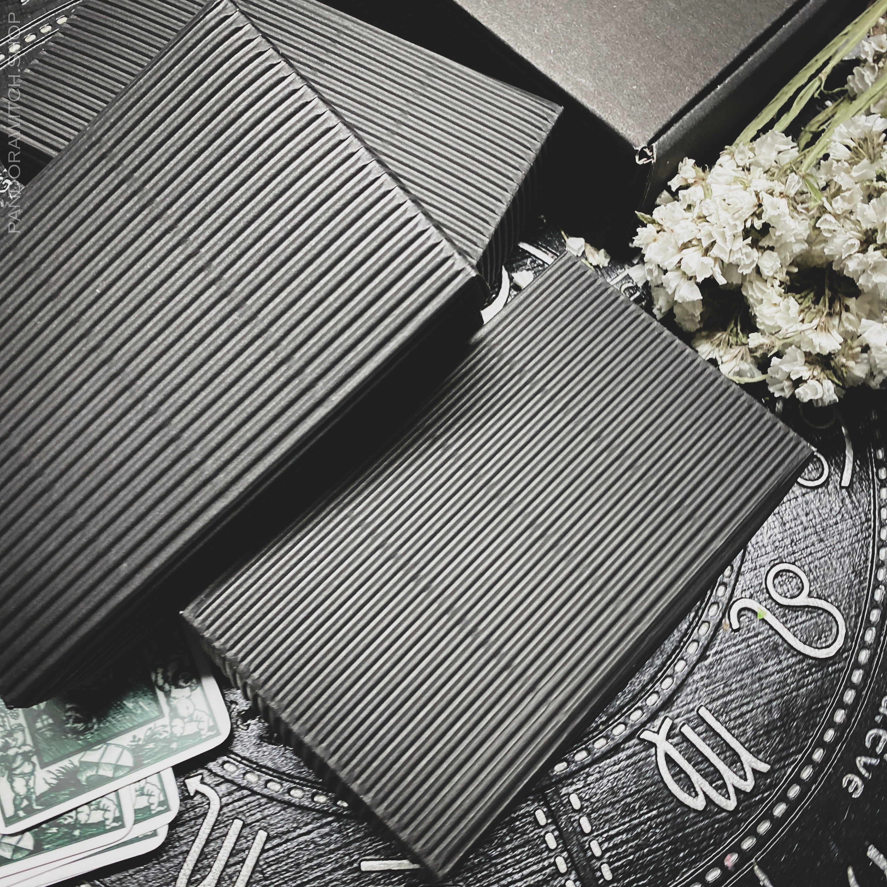 Black beeswax candles - Set 25