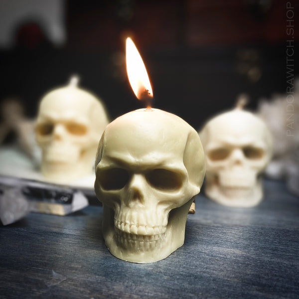 White skull - Beeswax candle