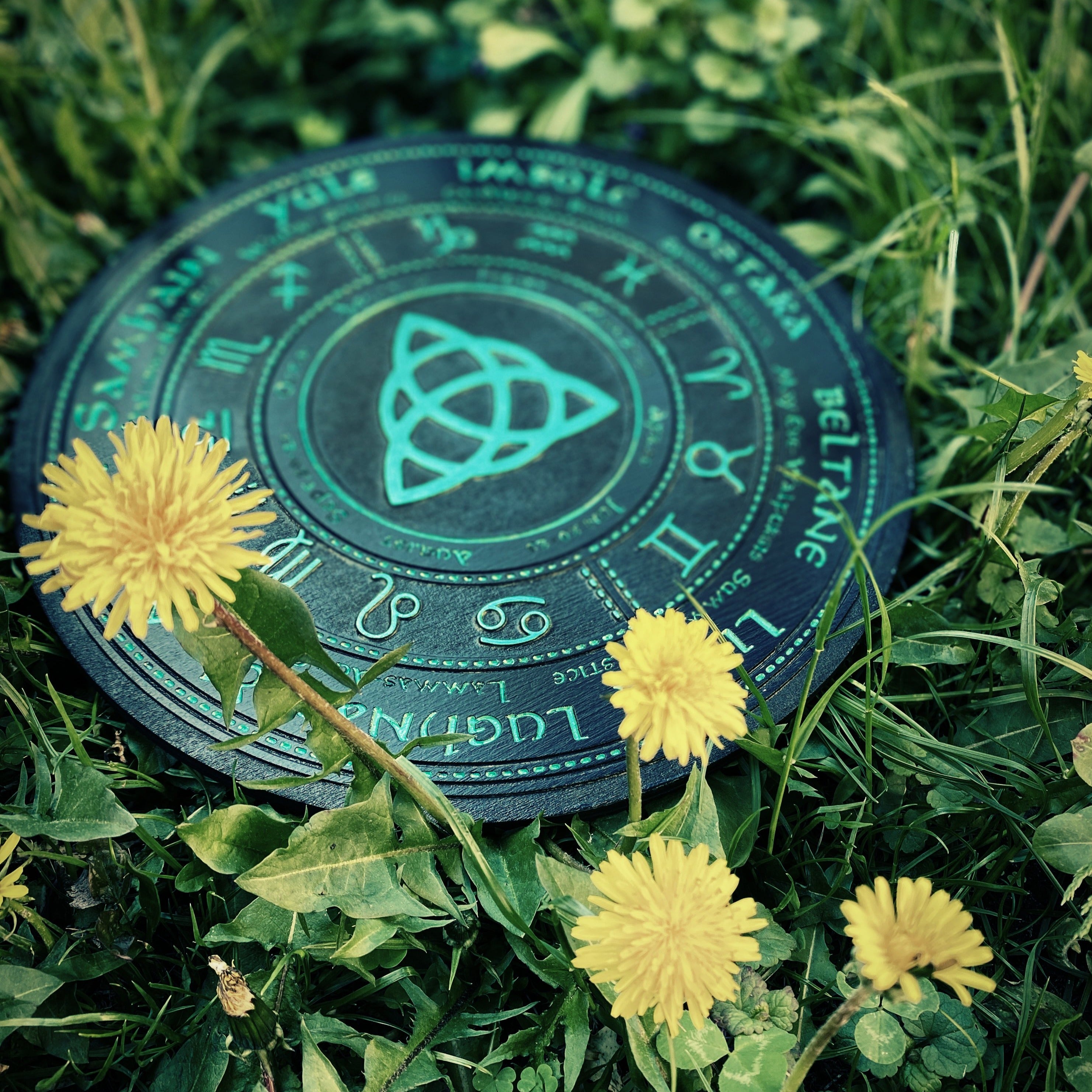 Wheel of the Year - Triquerta - Black\Emerald