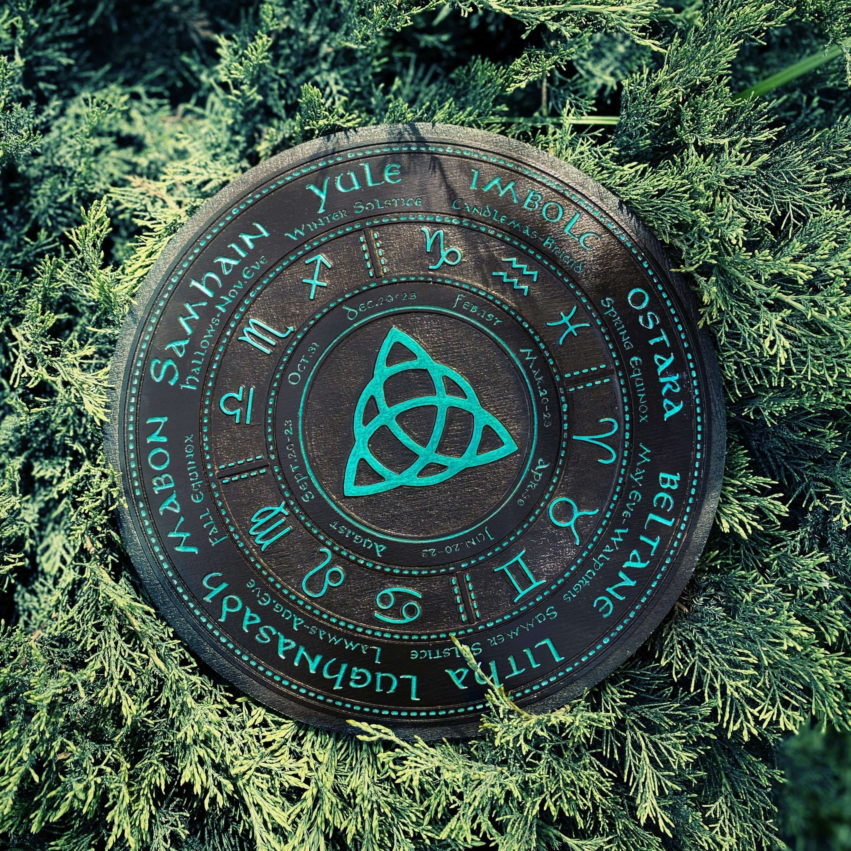 Wheel of the Year - Triquerta - Black\Emerald