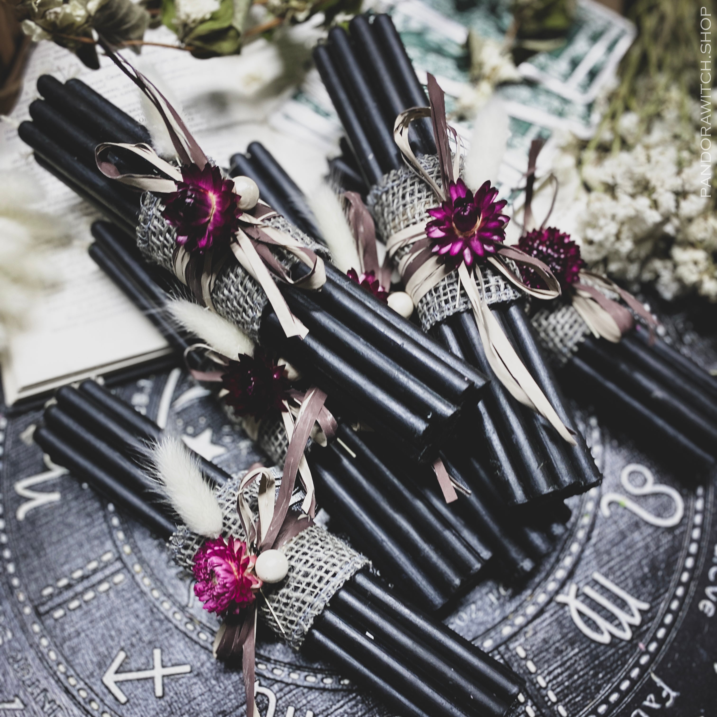 Black beeswax candles - Flower Set