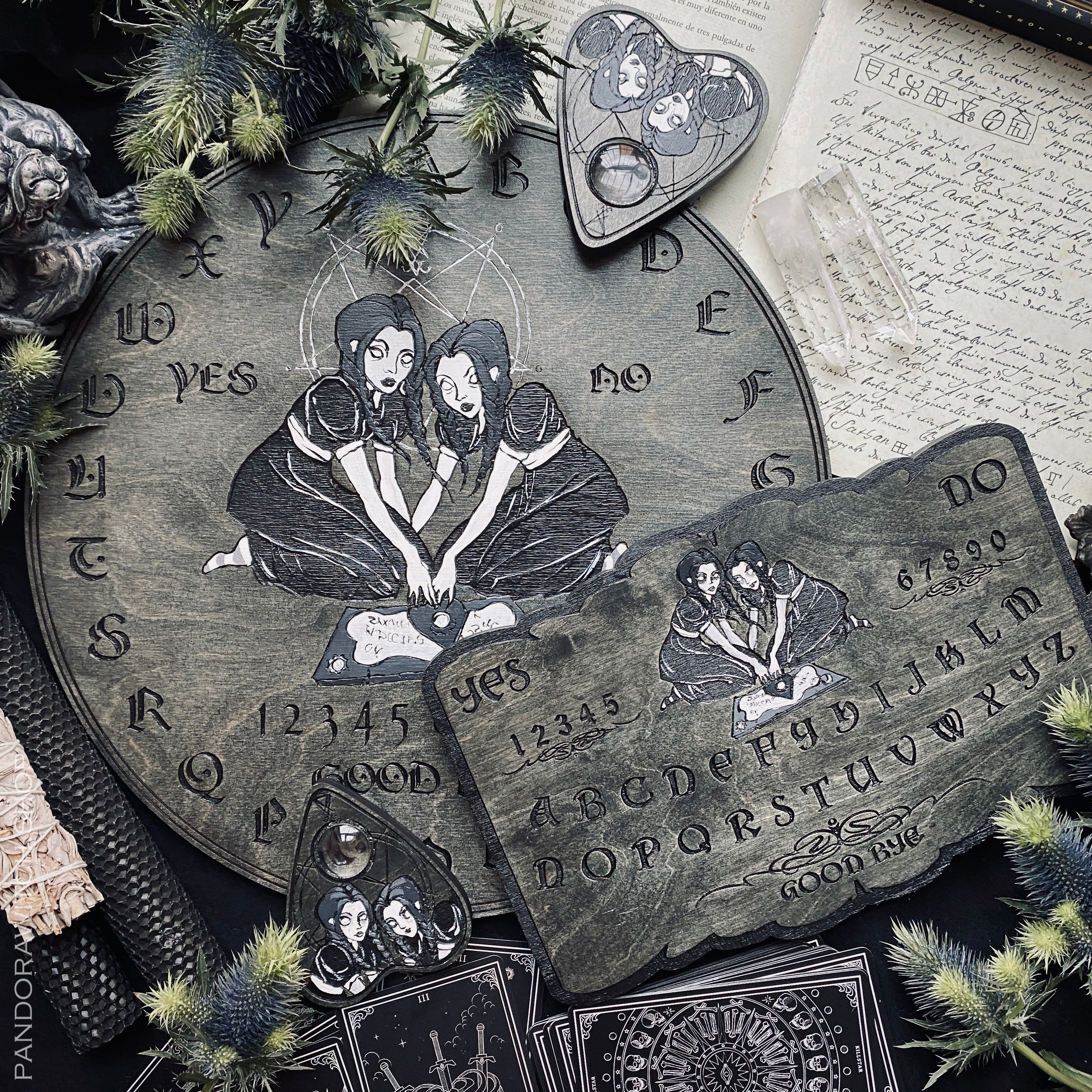 Ouija board - Creepy Twins