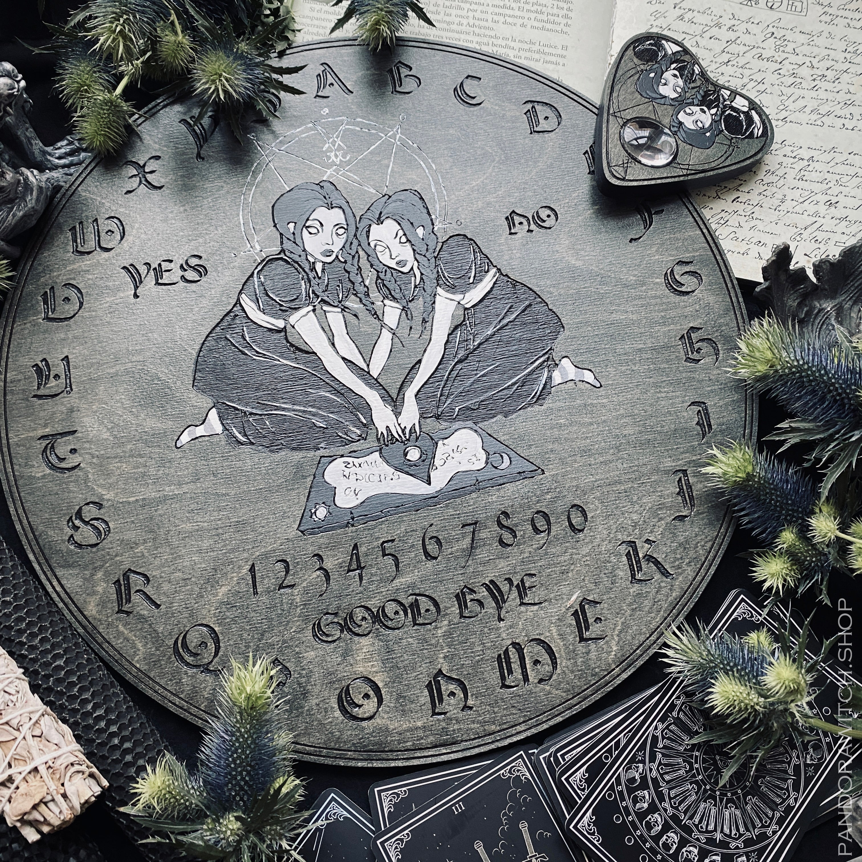Ouija board - Creepy Twins