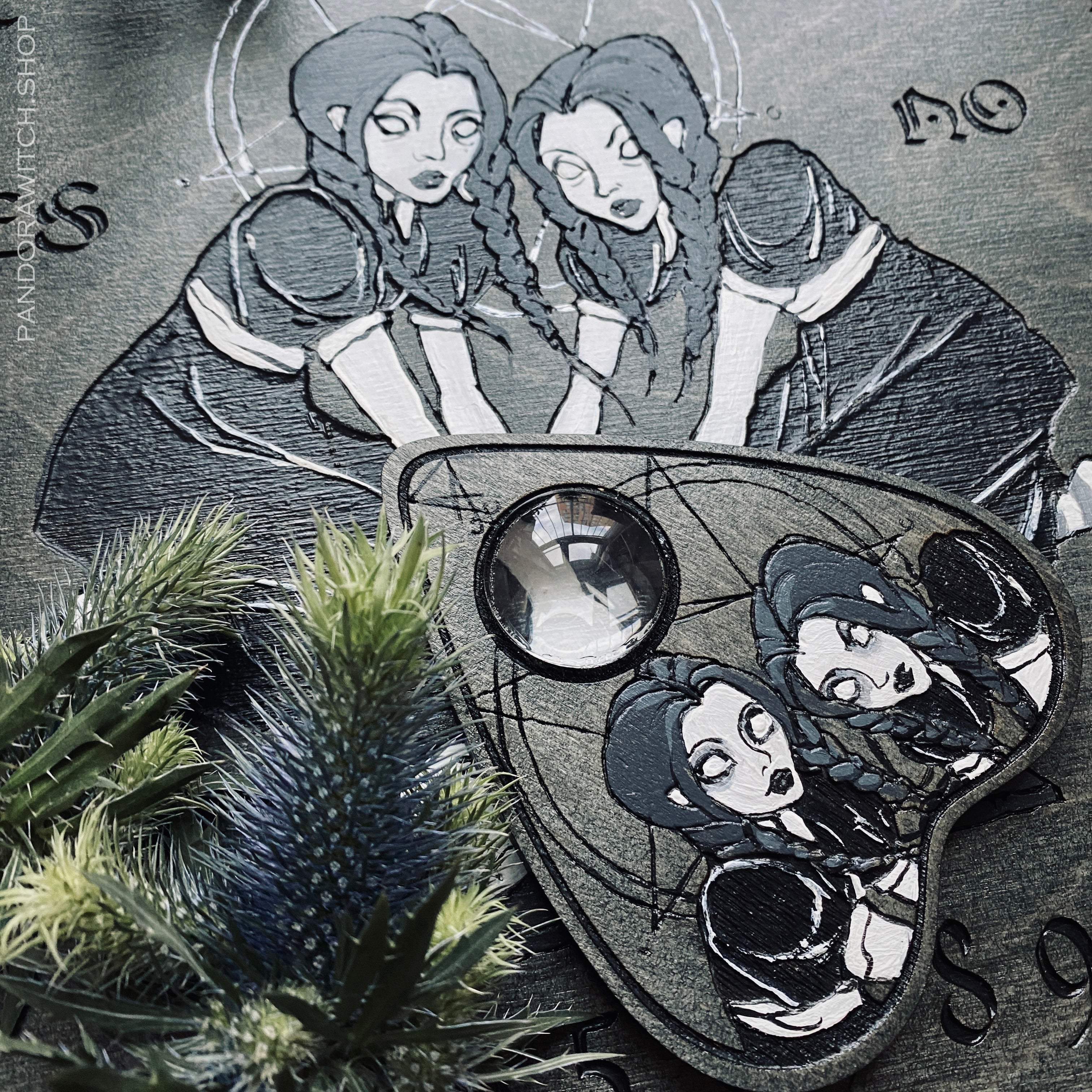 Ouija board - Creepy Twins