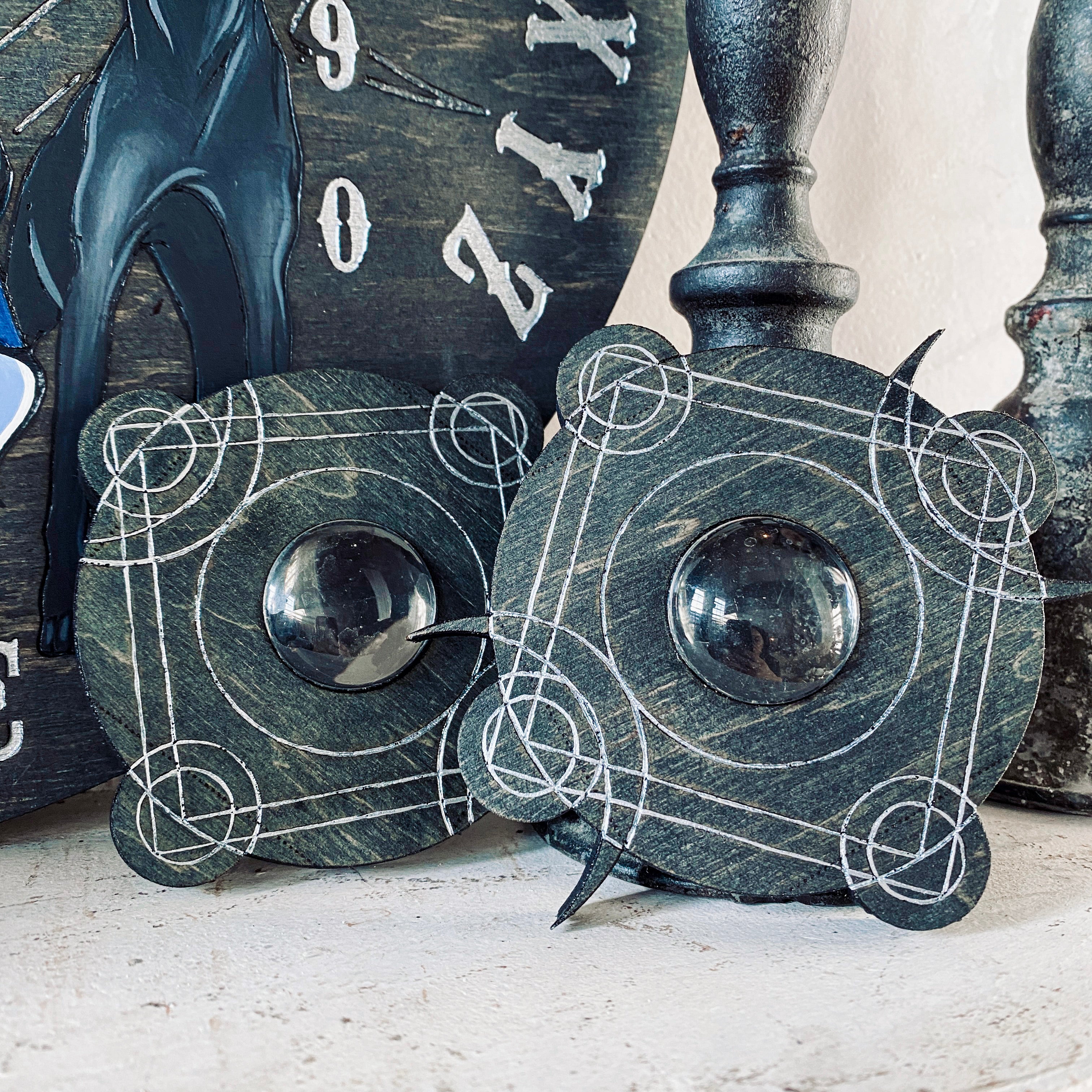 Ouija Board - Huntress