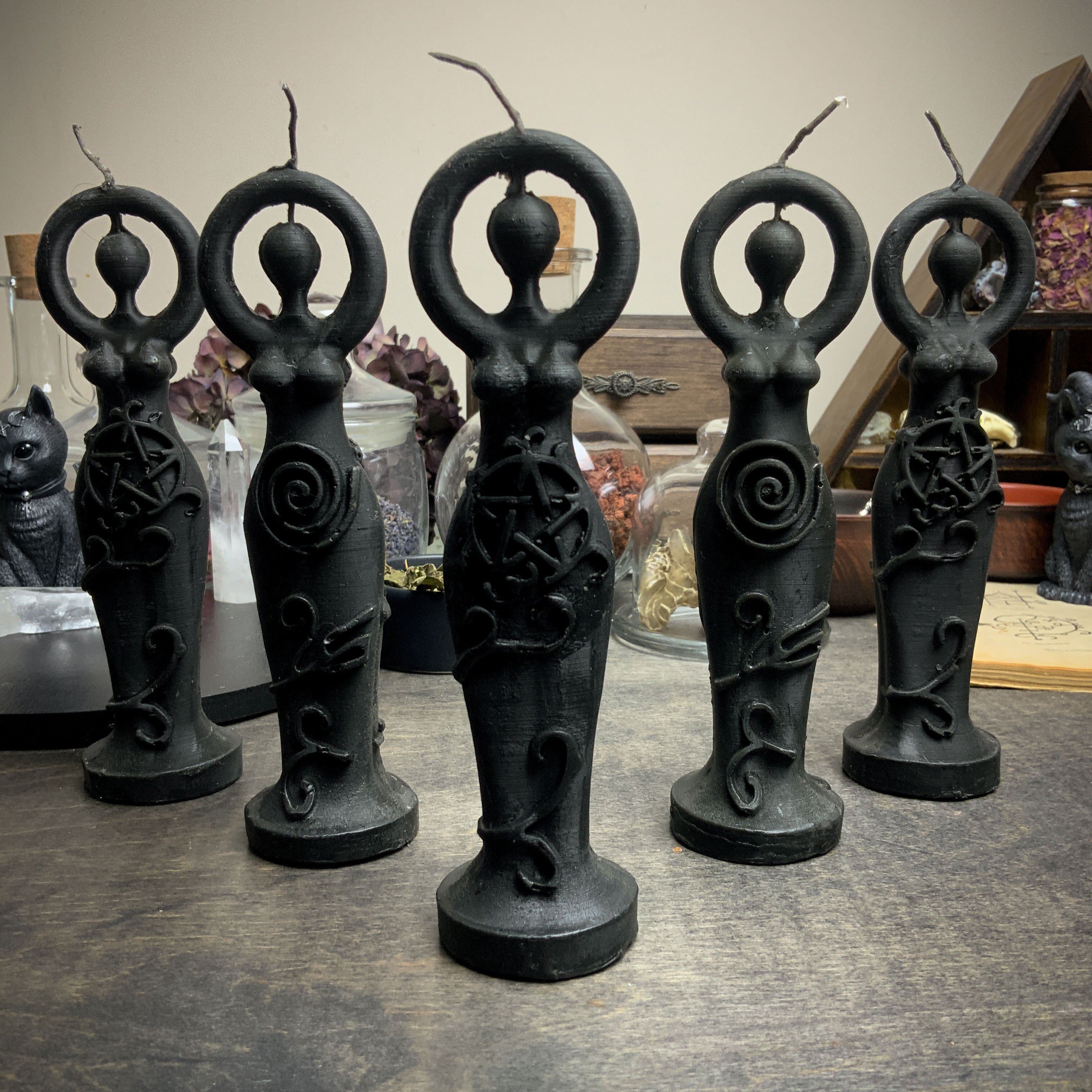 Goddess Dark Mother - beeswax candle