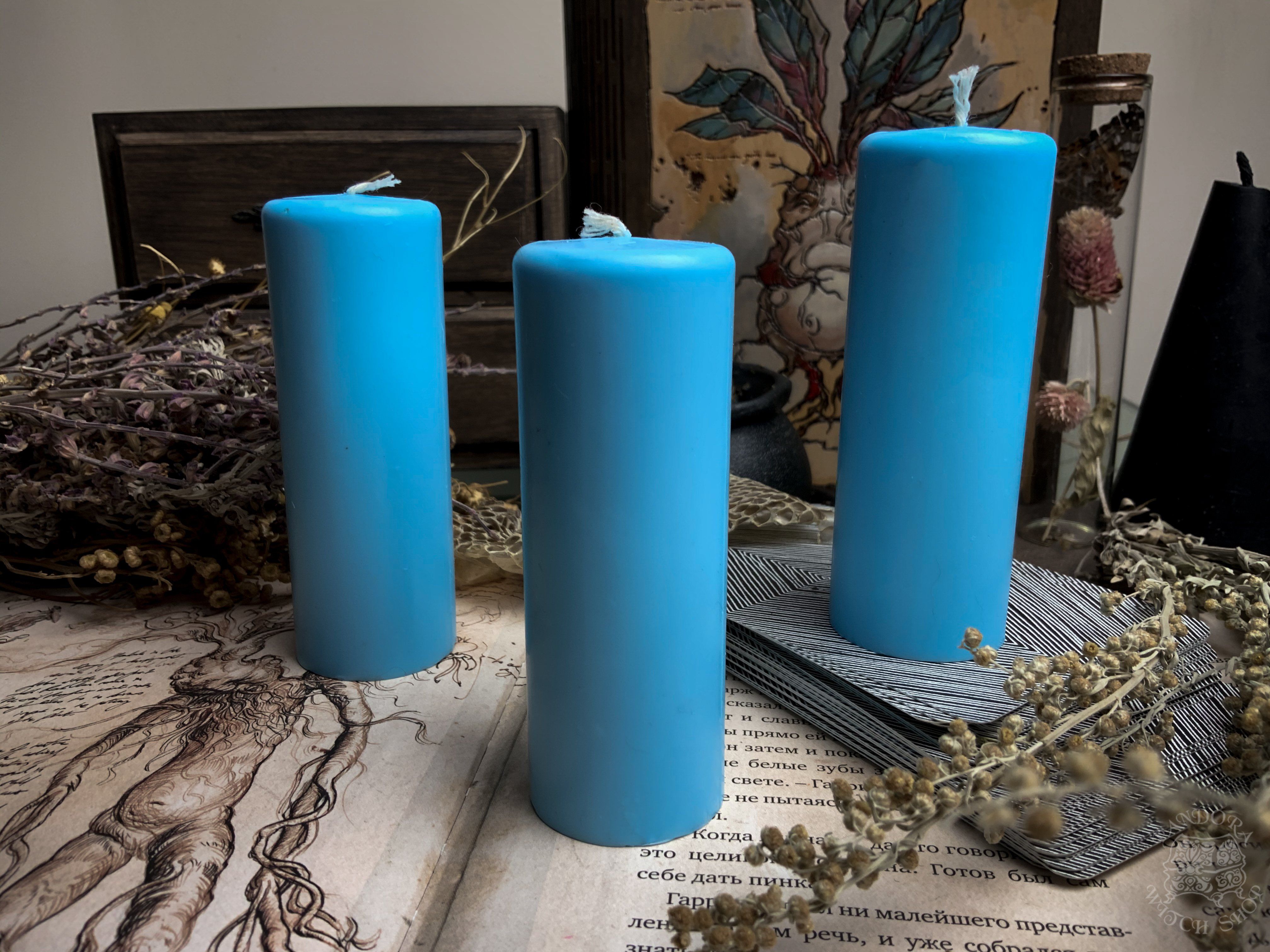 Light Blue cylinder - Beeswax candle