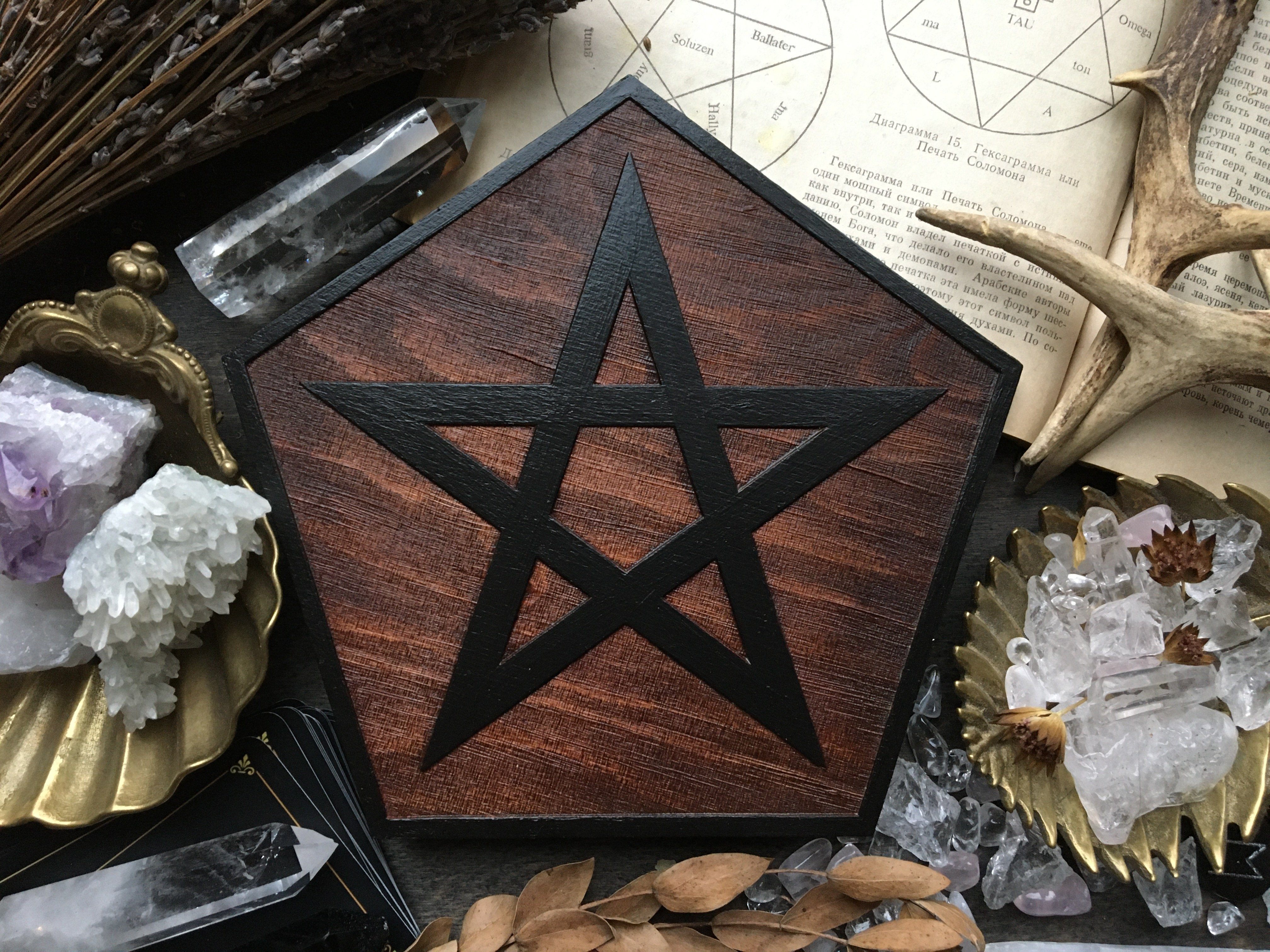 Pentagram rhombus - Altar pentacle - Red wood\Black