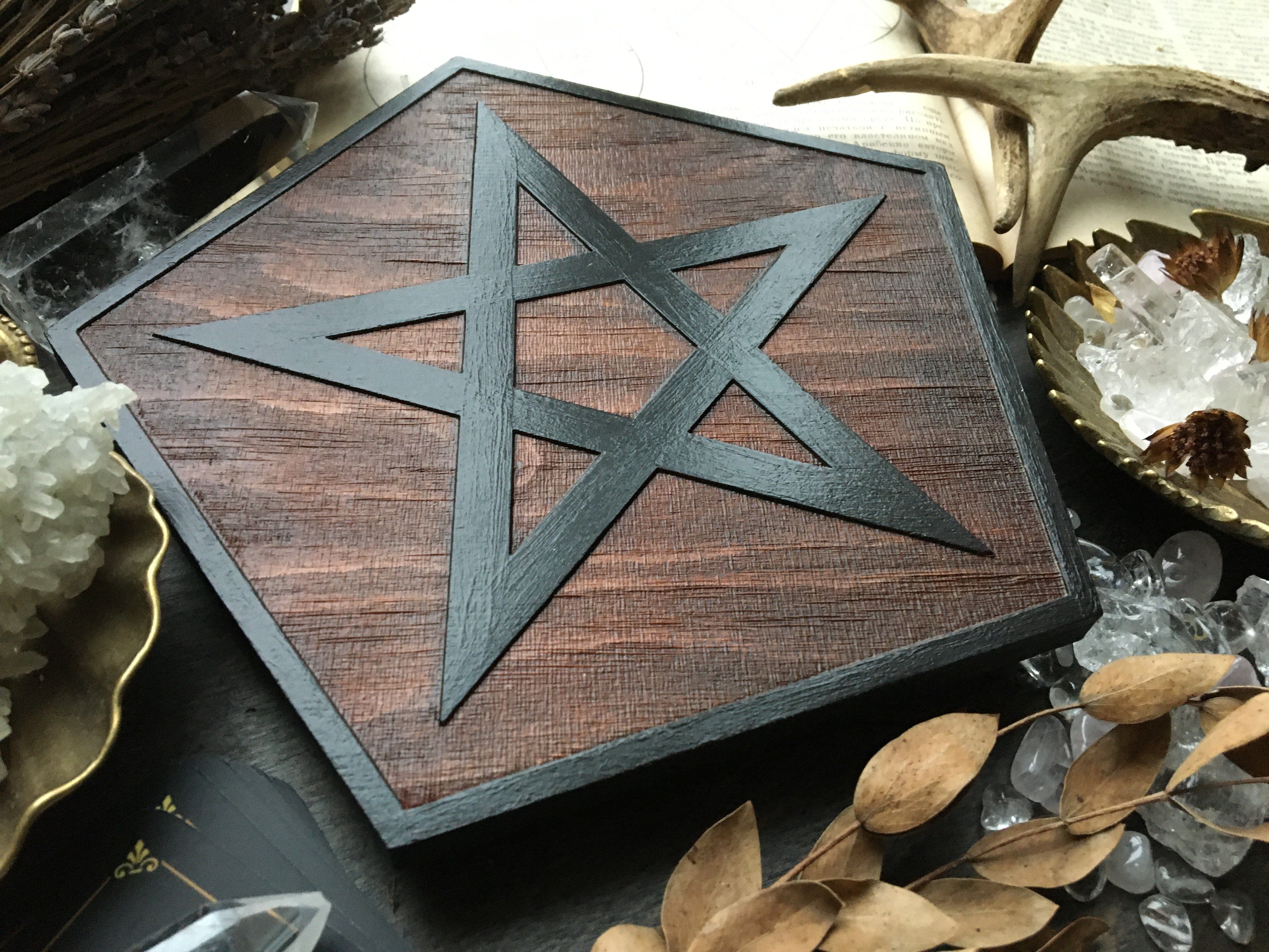 Pentagram rhombus - Altar pentacle - Red wood\Black
