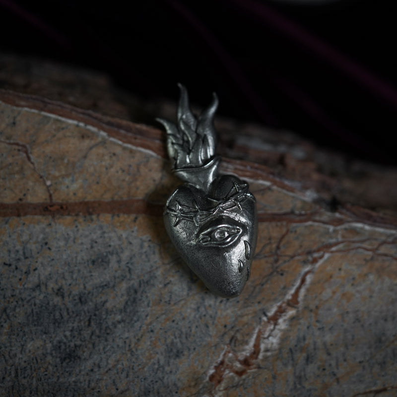 White bronze pendant Secret Heart