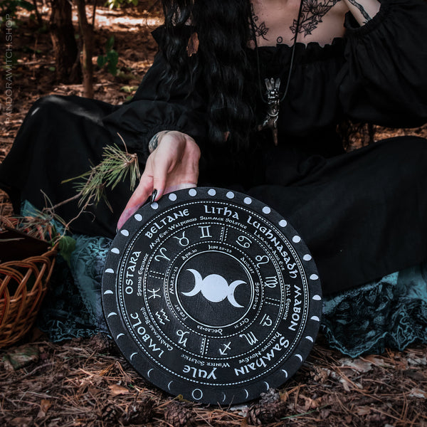 Wheel of the Year - Triple Moon Circle - Black\Silver - SS