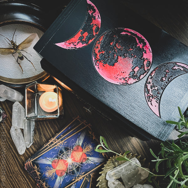 Box - Сhest of drawers for Tarot - Bloody Moon