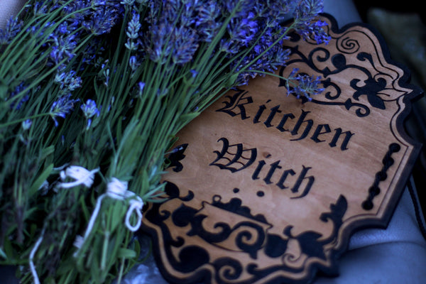 Decor - Wooden Sign "Kitchen Witch" - Dark Wood
