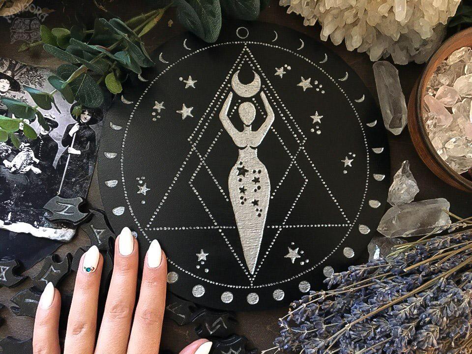 Goddess  - Altar Pentacle - Black\Silver