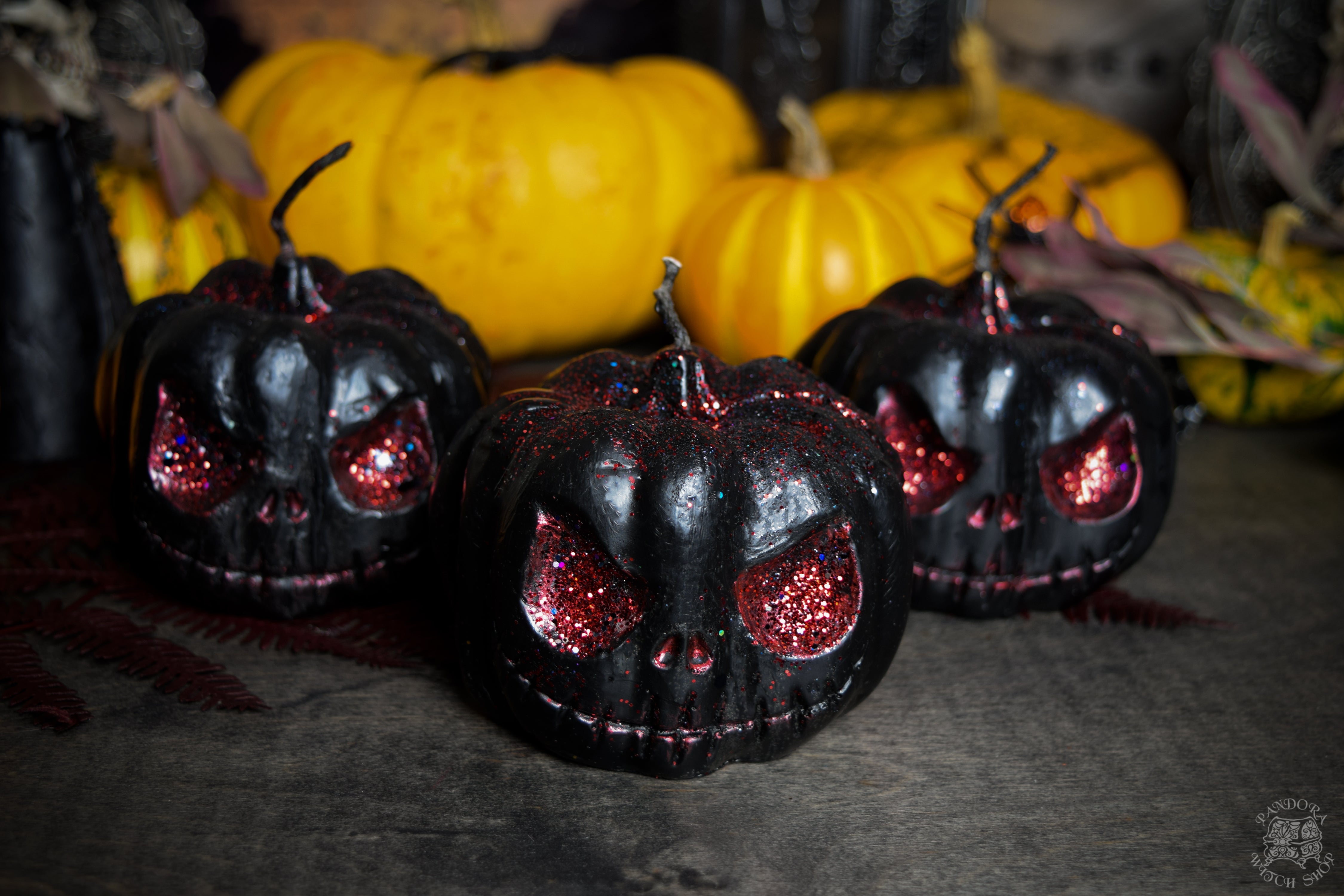 Pumpkin Vampire Chic - Beeswax candle