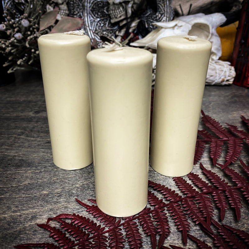 White cylinder - Beeswax candle