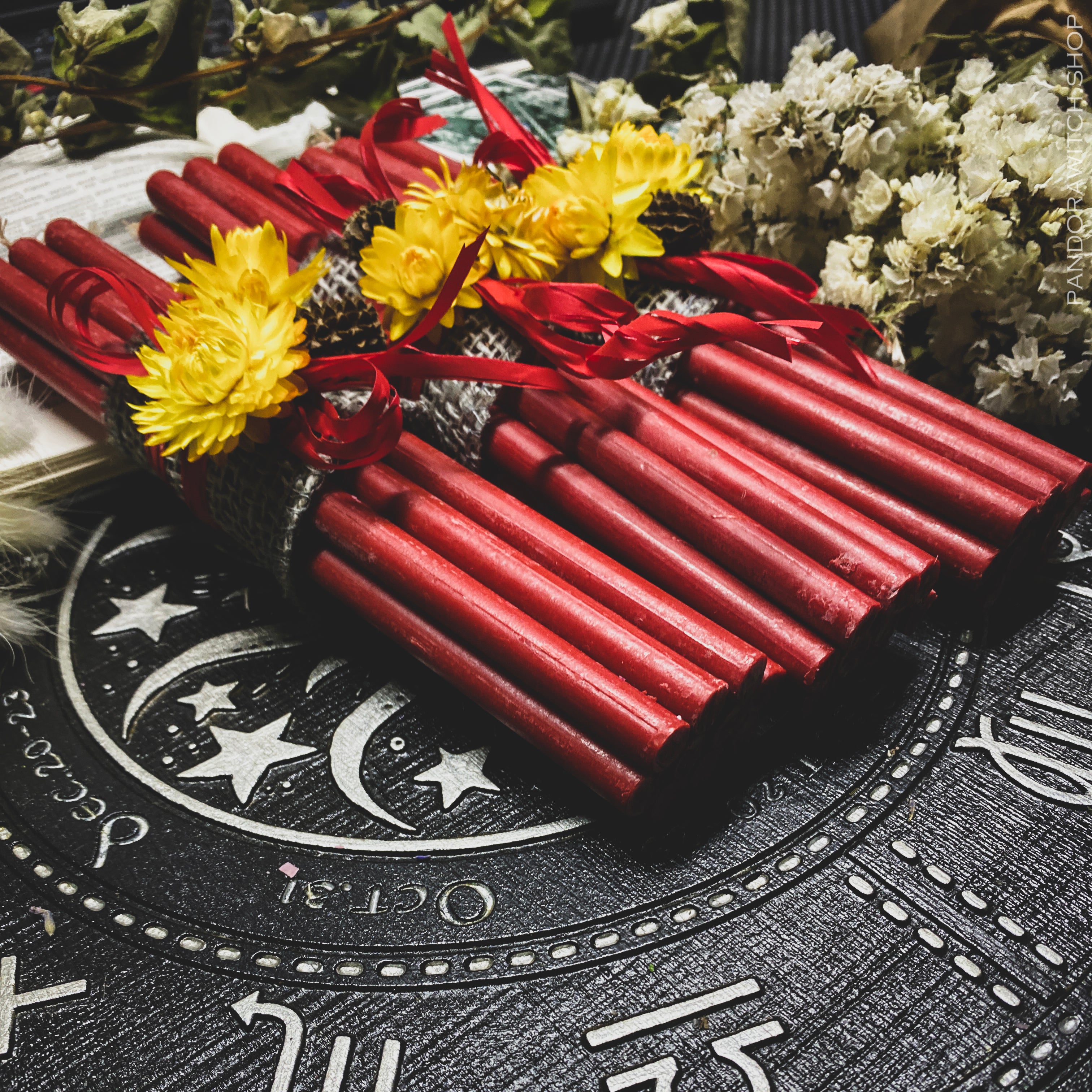 Red beeswax candles - Flower Set