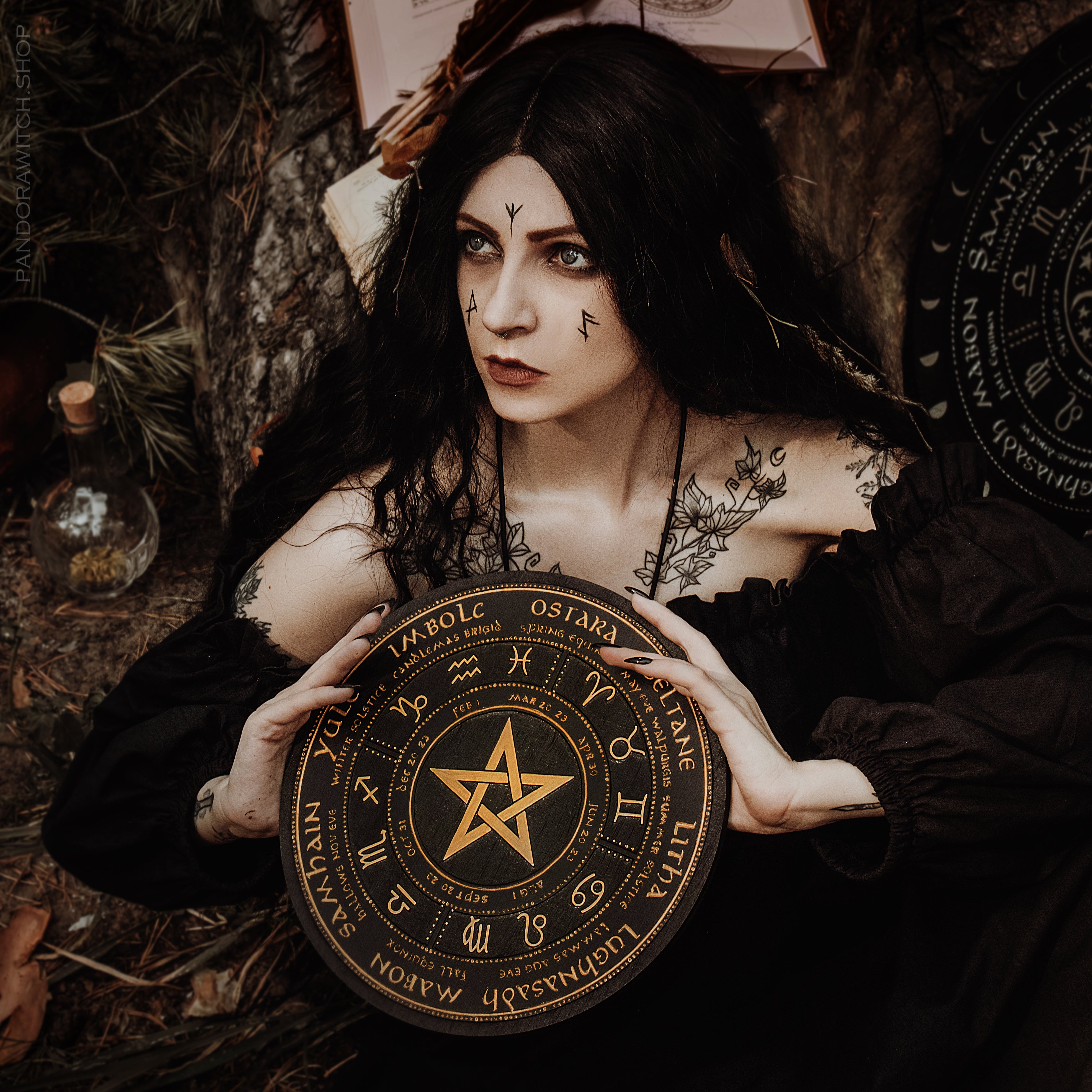 Wheel of the Year - Pentagram - Black\Gold