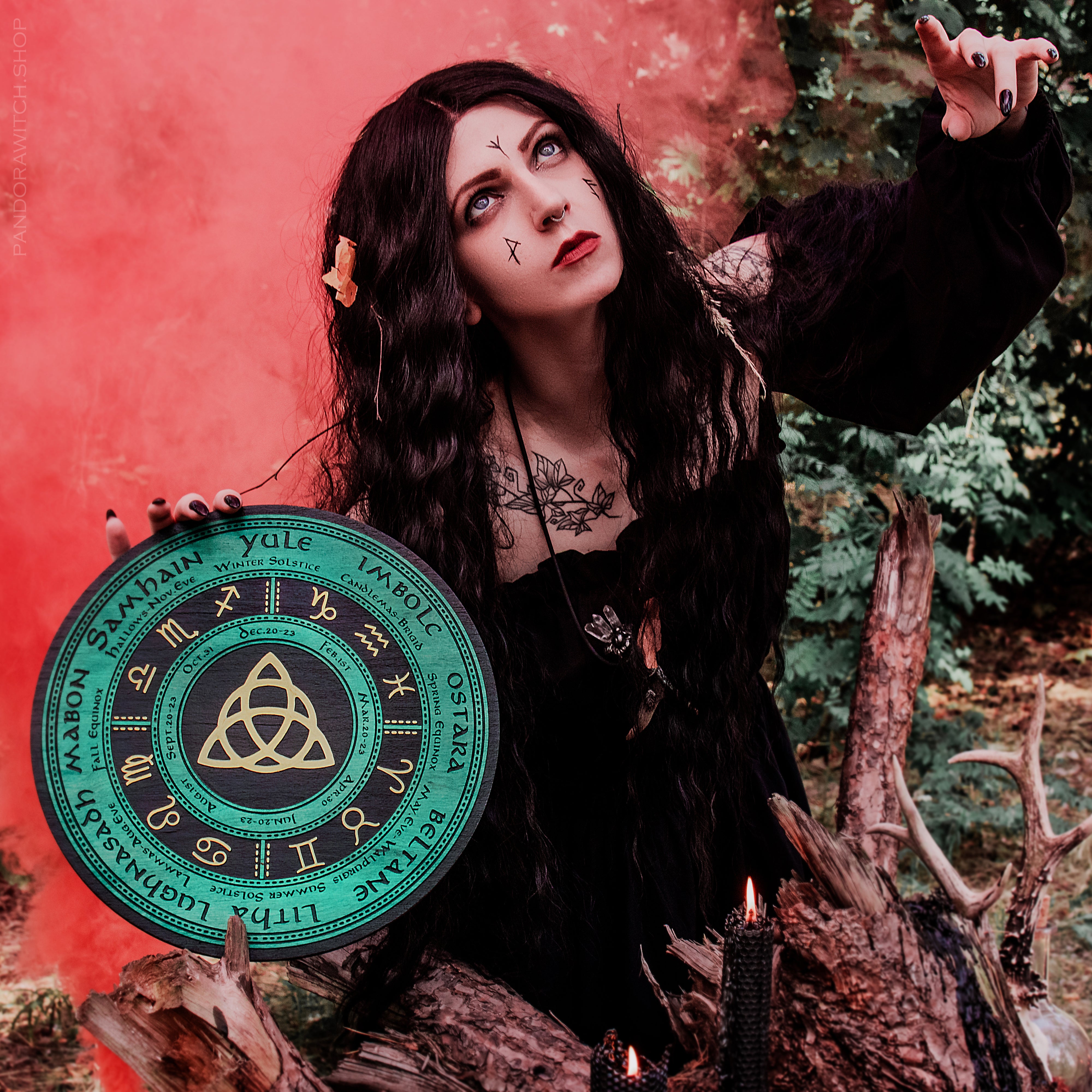 Wheel of the Year - Triquetra - Green\Gold