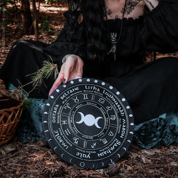 Wheel of the Year - Triple Moon Circle - Black\Silver