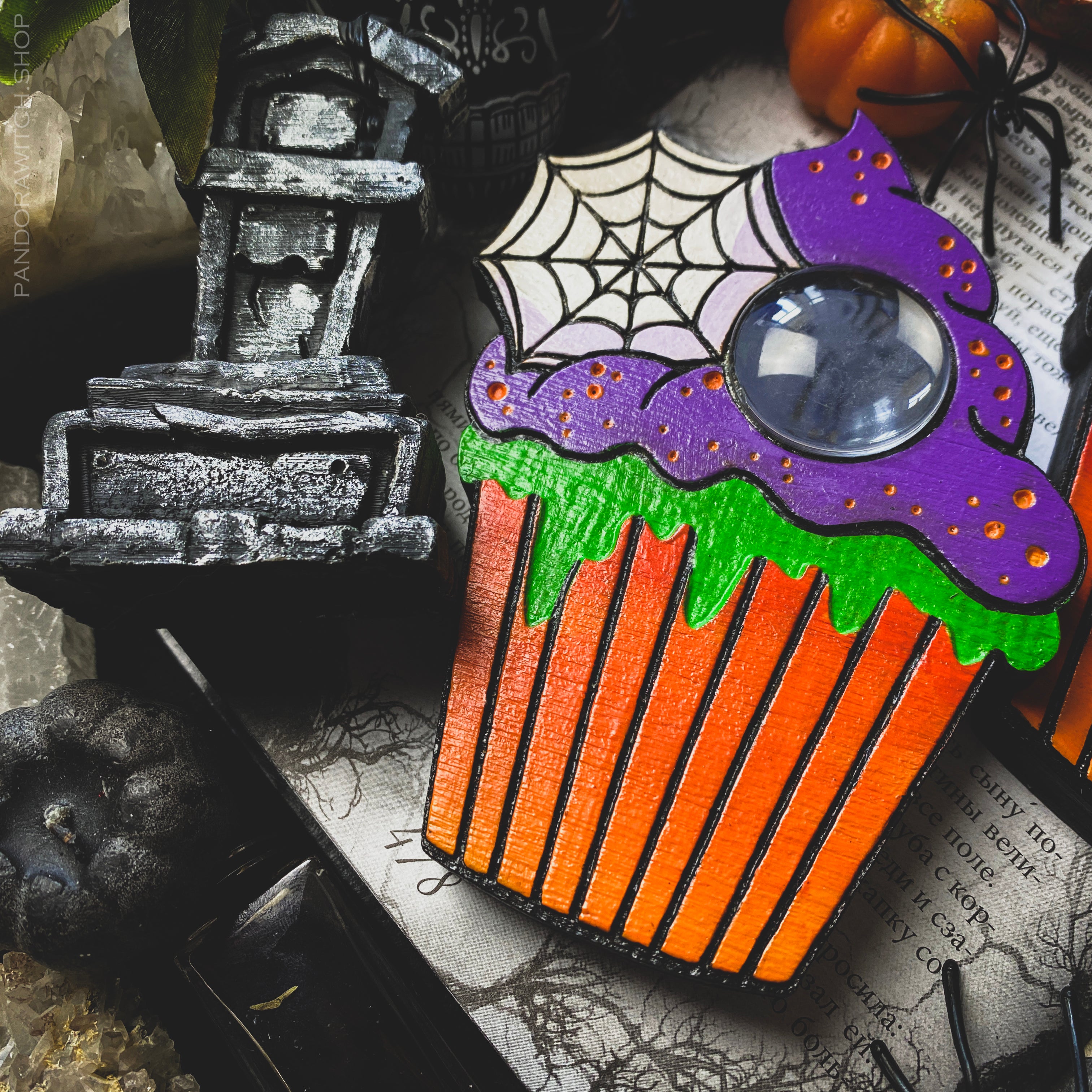 Planchette - Trick'r Treat - Spider Web Cake