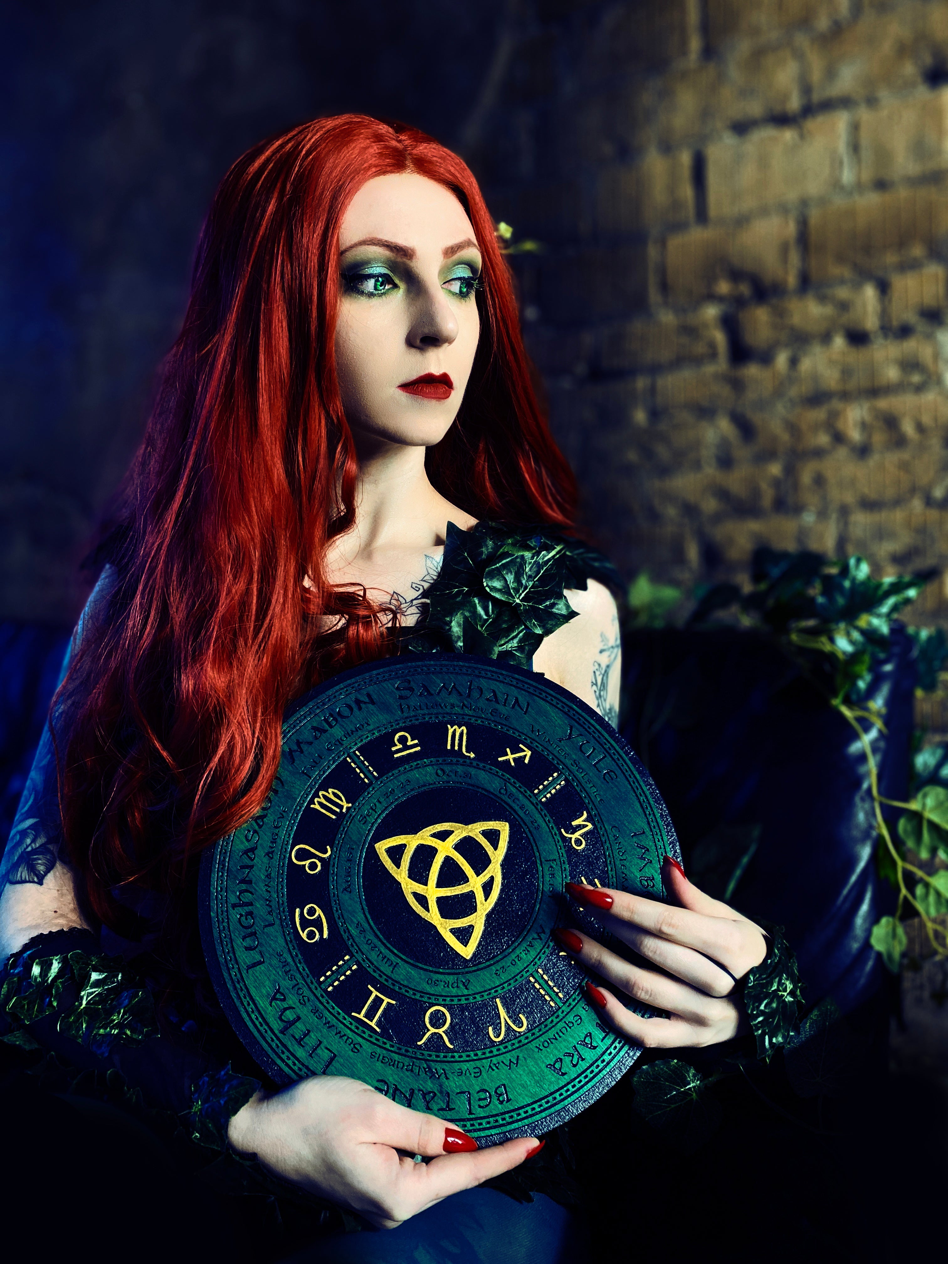 Wheel of the Year - Triquetra - Green\Gold