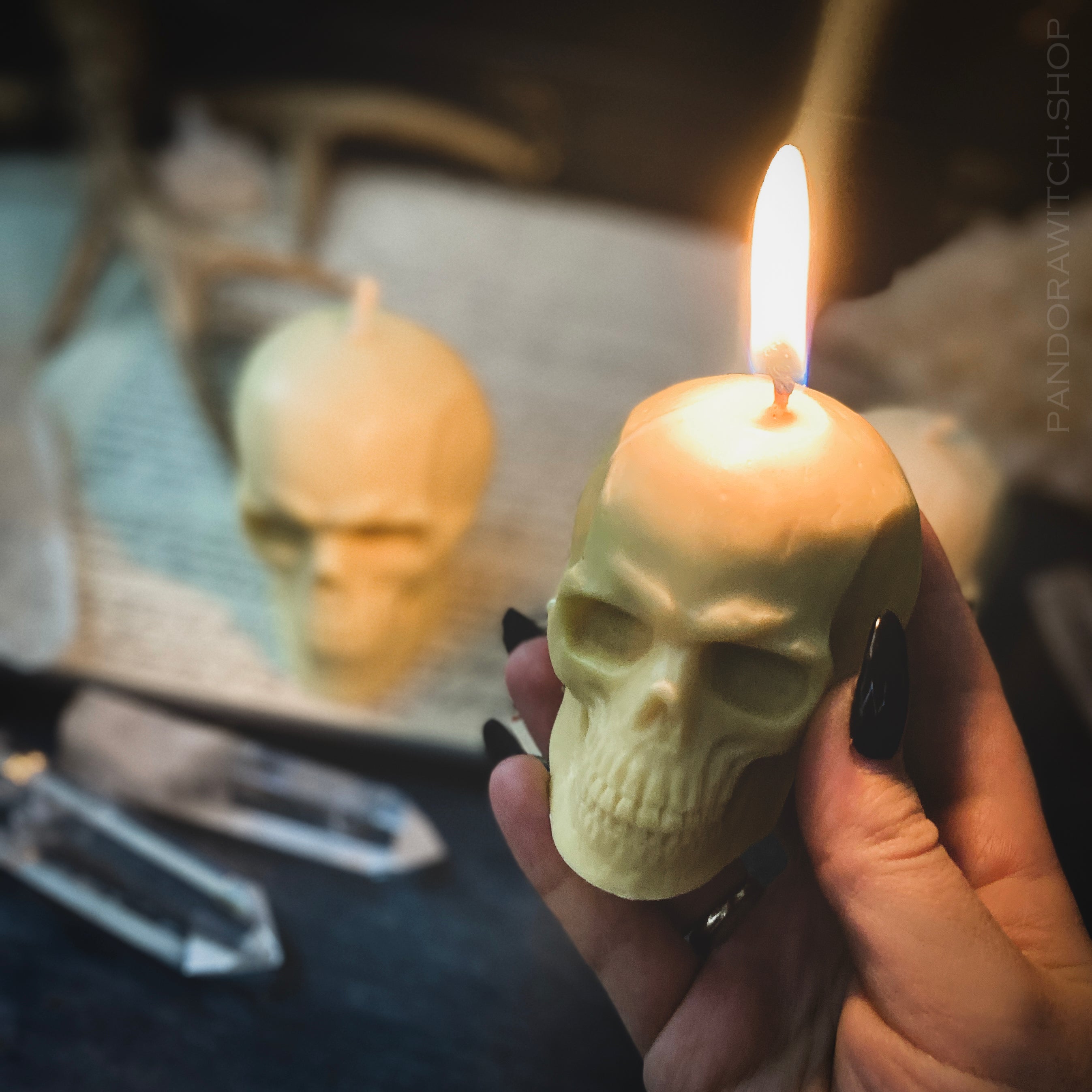 White skull - Beeswax candle