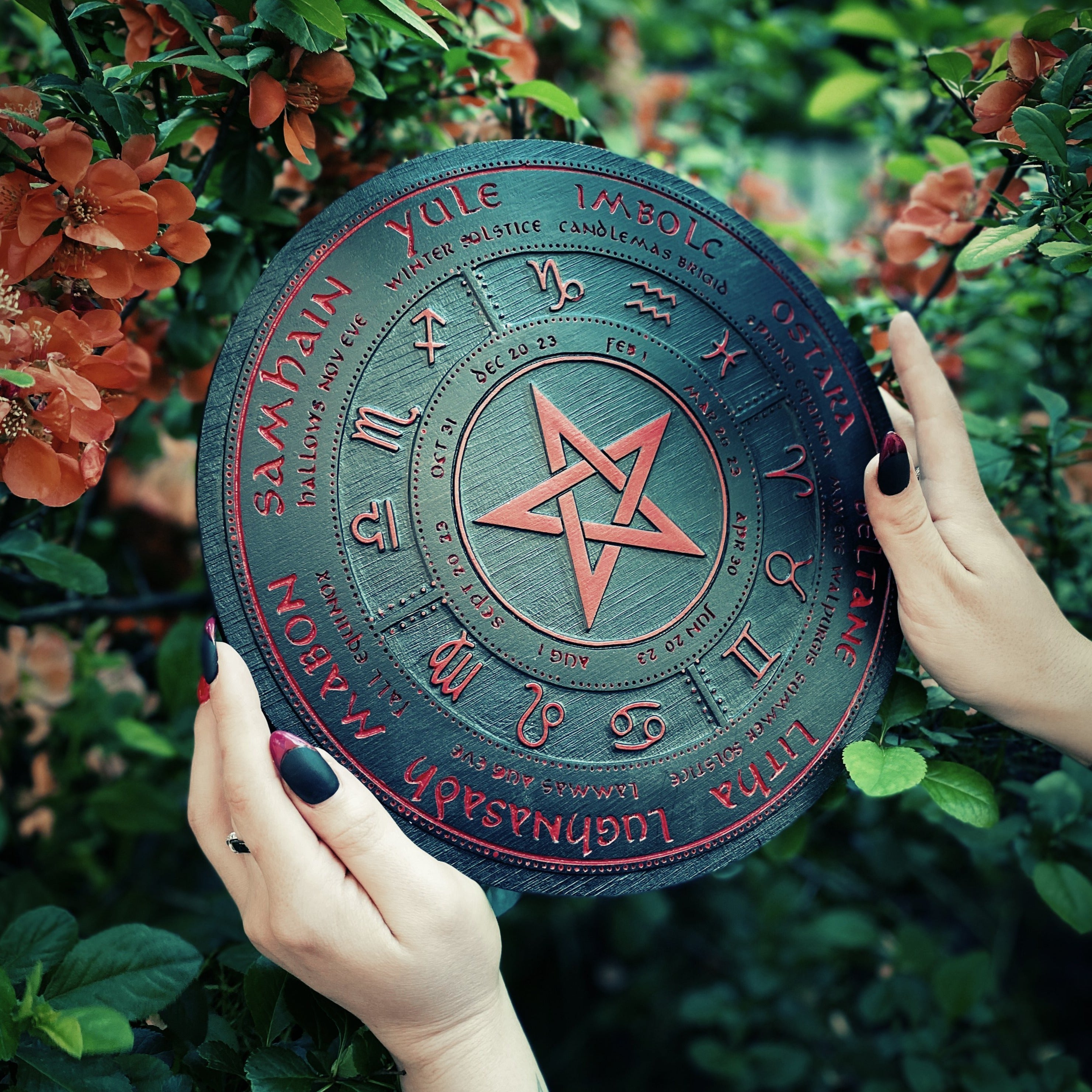 Wheel of the Year - Pentagram - Black\Red