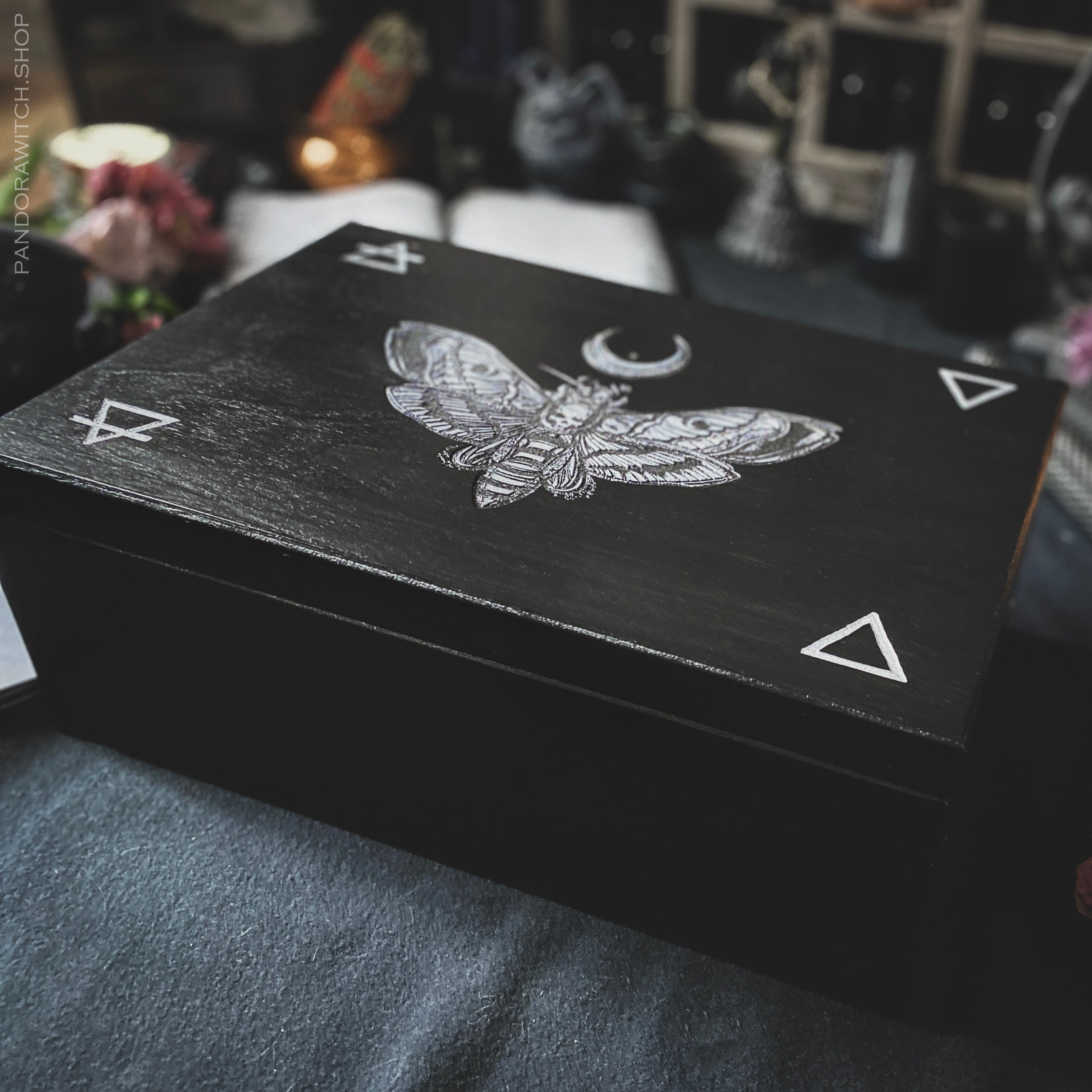 Big Witch Box - Death's head Moth