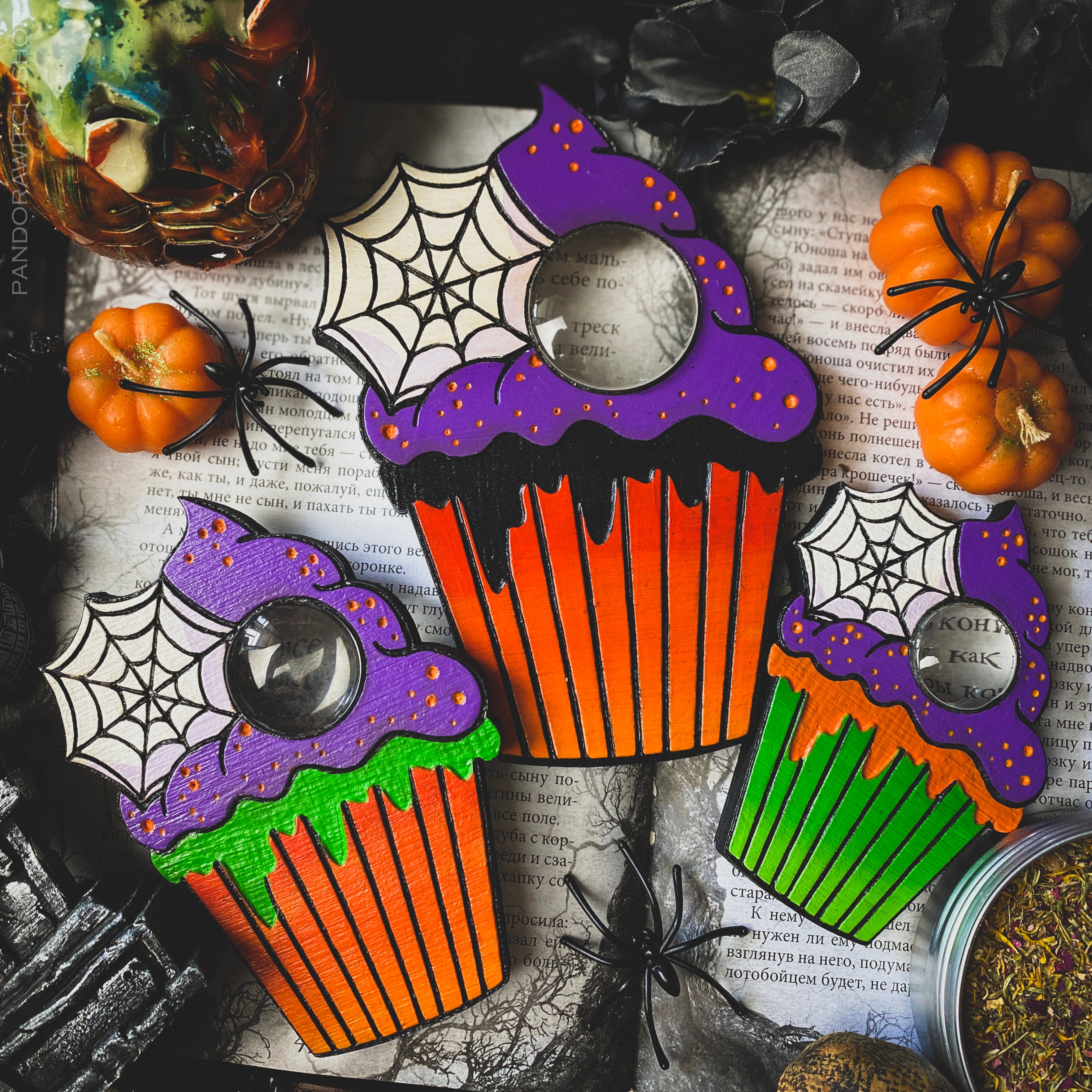 Planchette - Trick'r Treat - Spider Web Cake