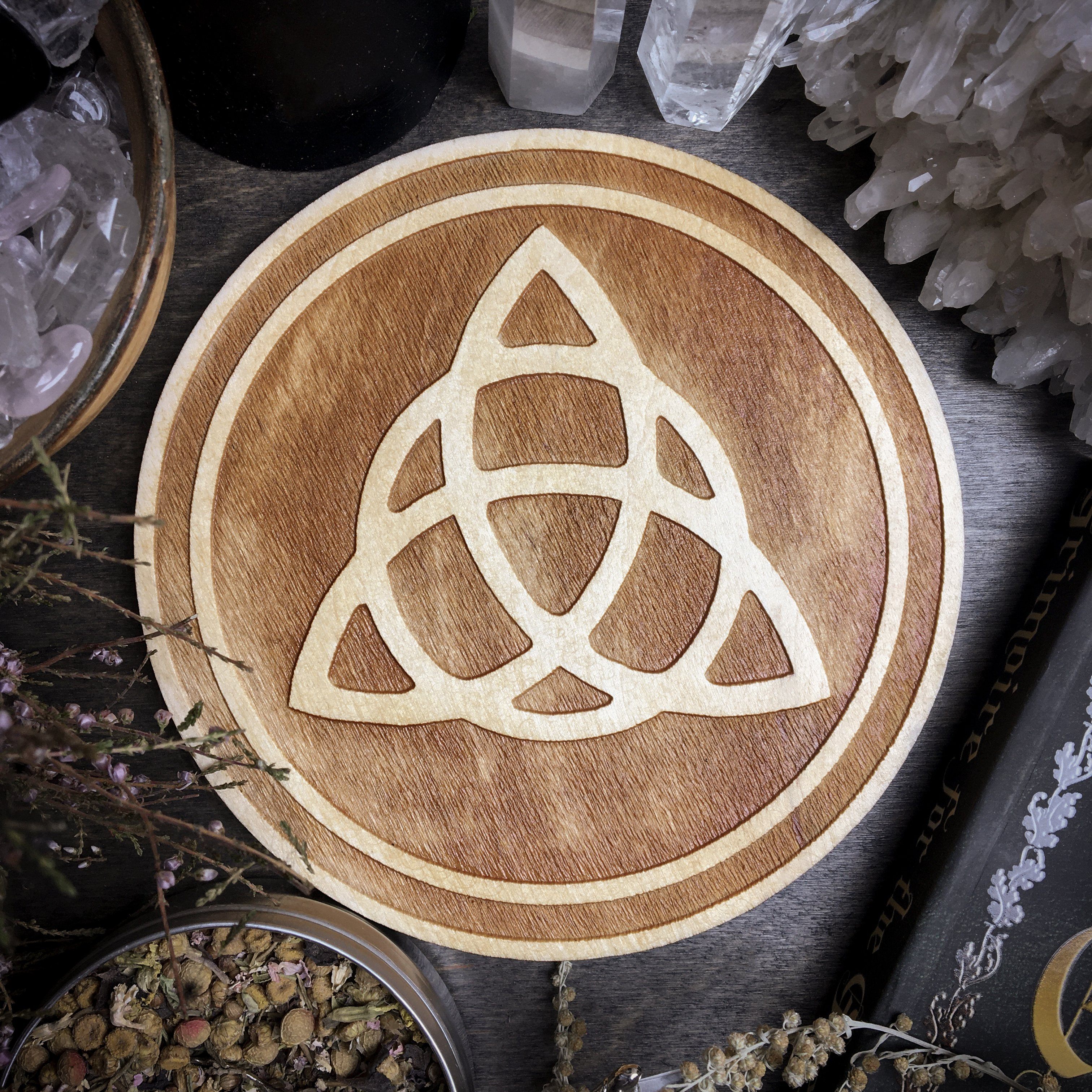 Altar pentacle - Triquetra