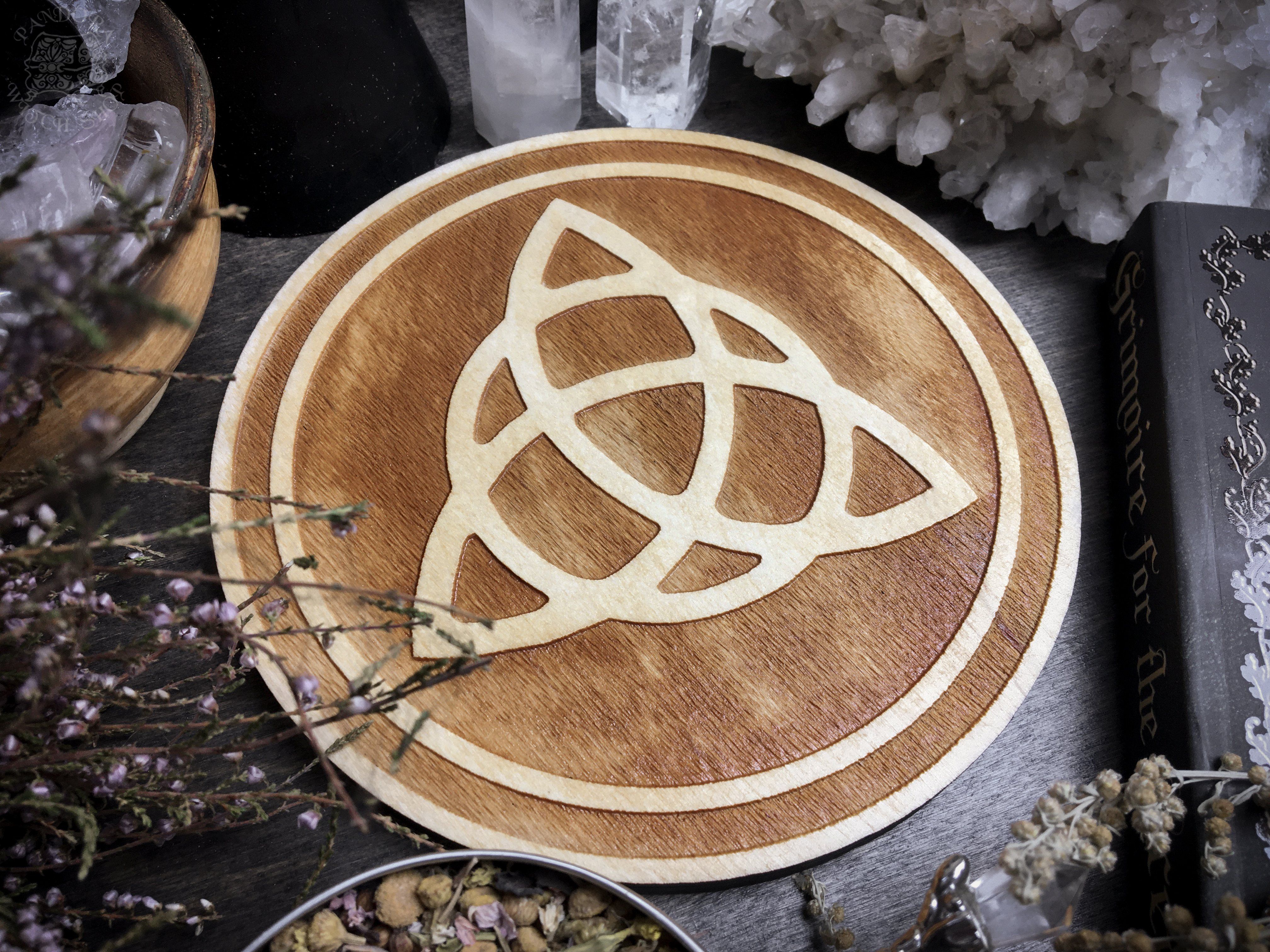 Altar pentacle - Triquetra