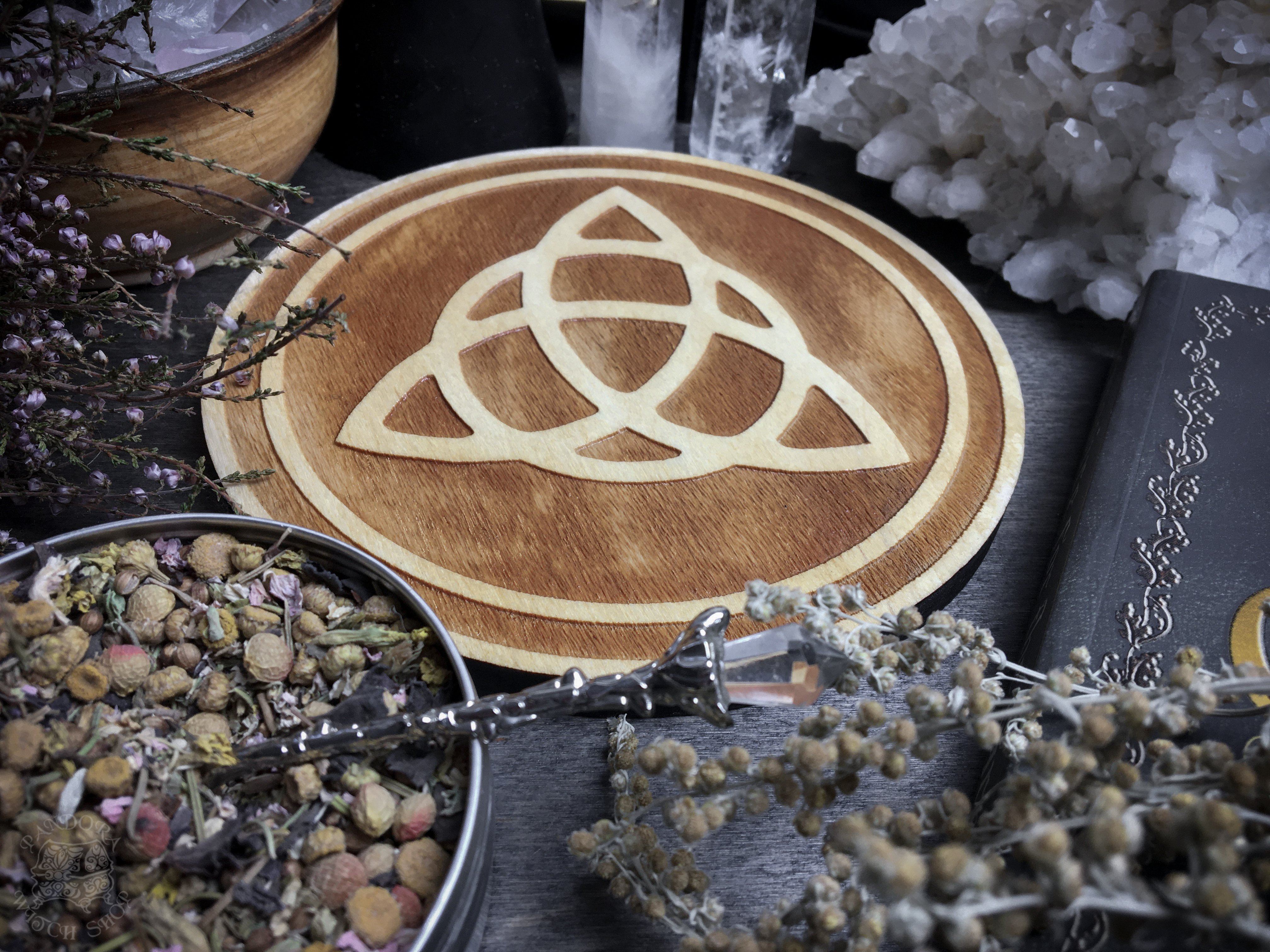 Altar pentacle - Triquetra