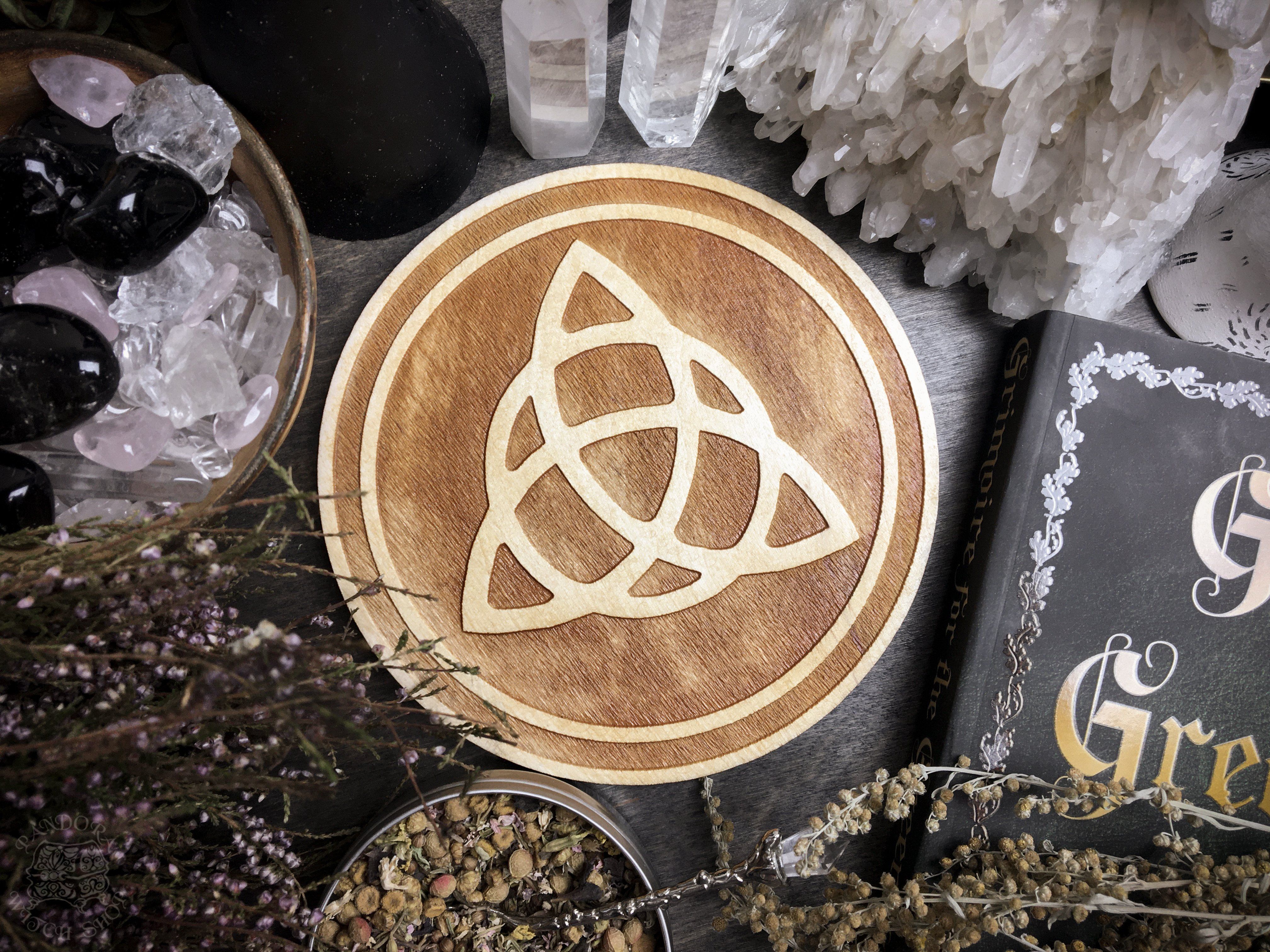 Altar pentacle - Triquetra