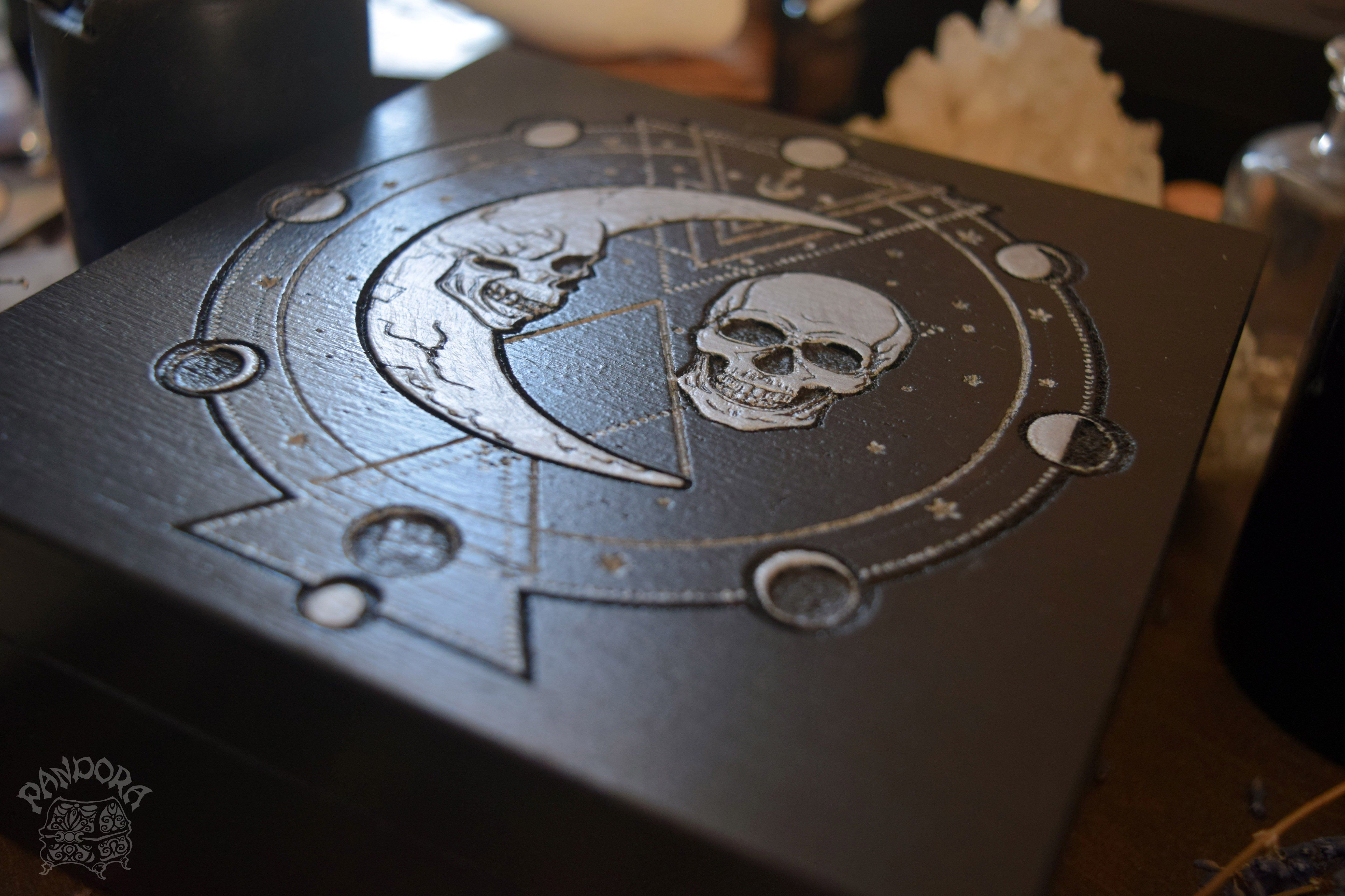 Box - "Moon Skull"