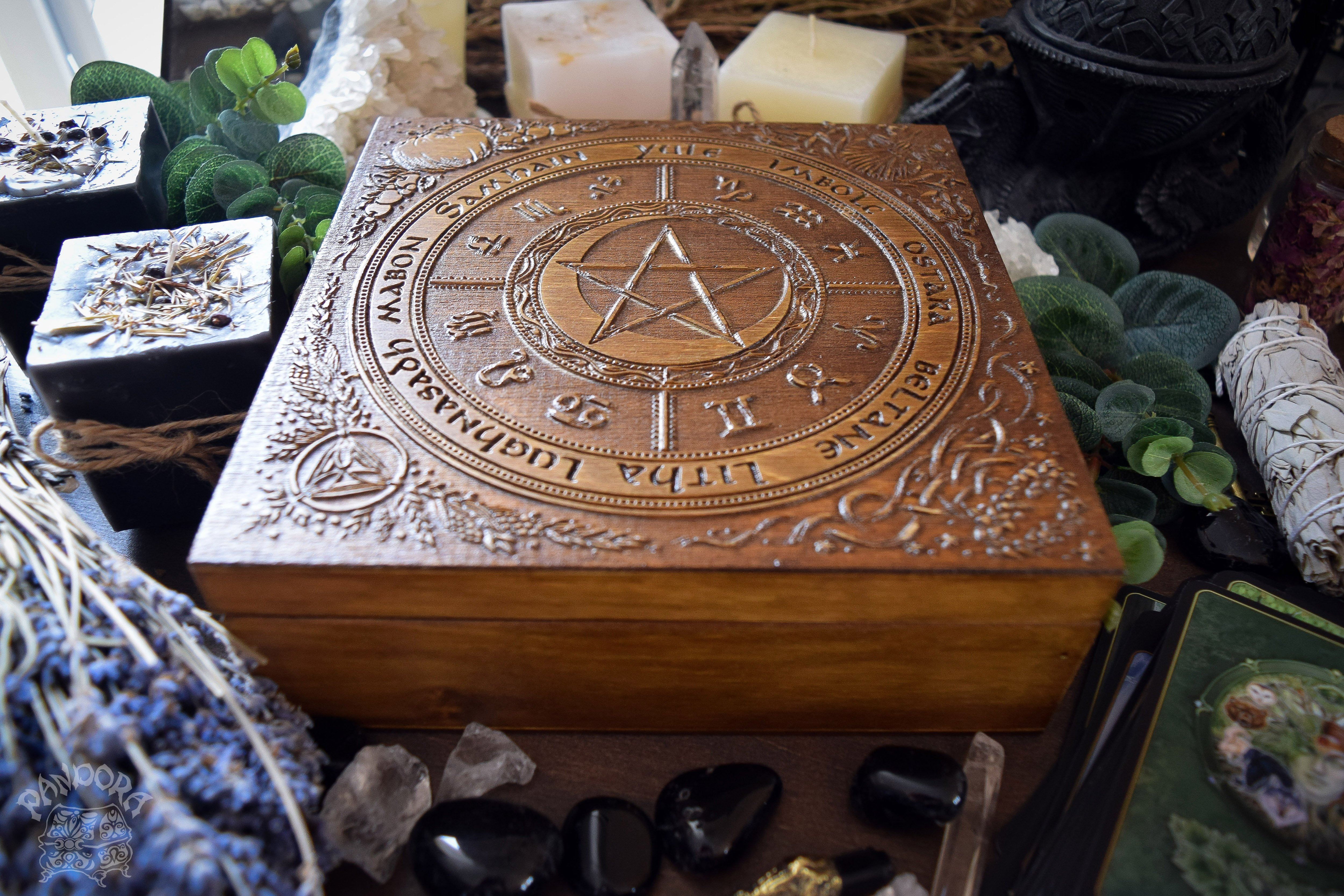 Box - Wheel Of The Year "PentaMoon" - Dark Wood