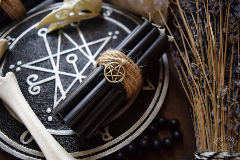 UNHOLY HEART- Beeswax candle – Pandora Witch Shop