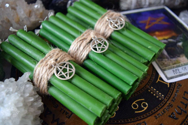 Green skull - Beeswax candle – Pandora Witch Shop
