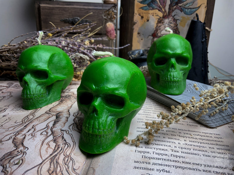 Green skull - Beeswax candle