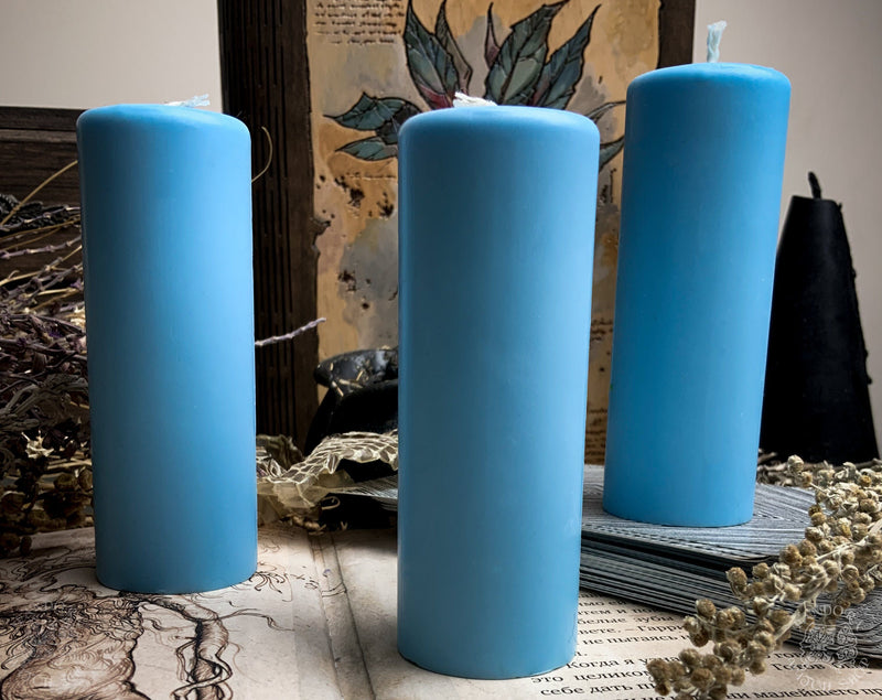 Light Blue cylinder - Beeswax candle