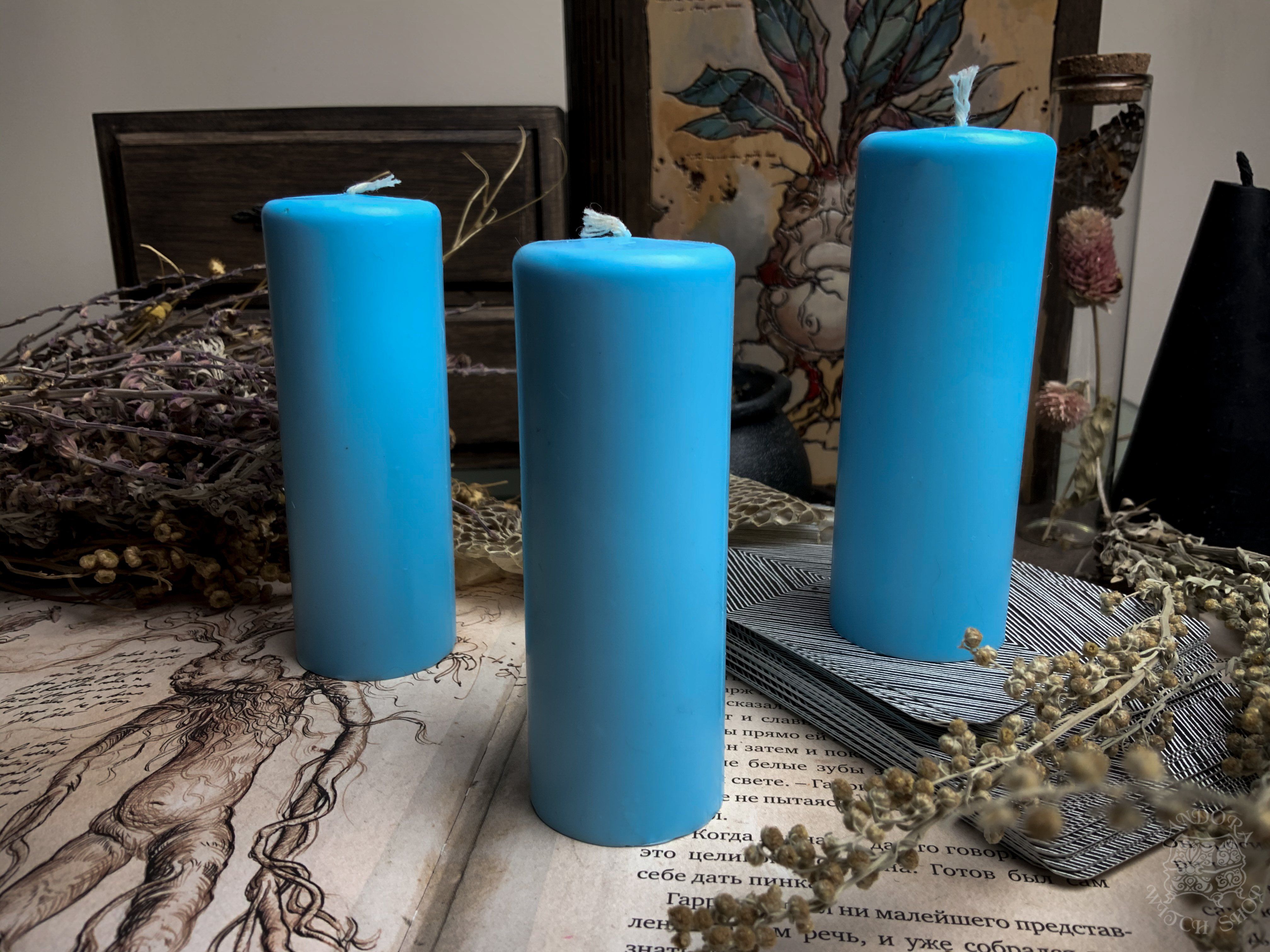 Light Blue cylinder - Beeswax candle