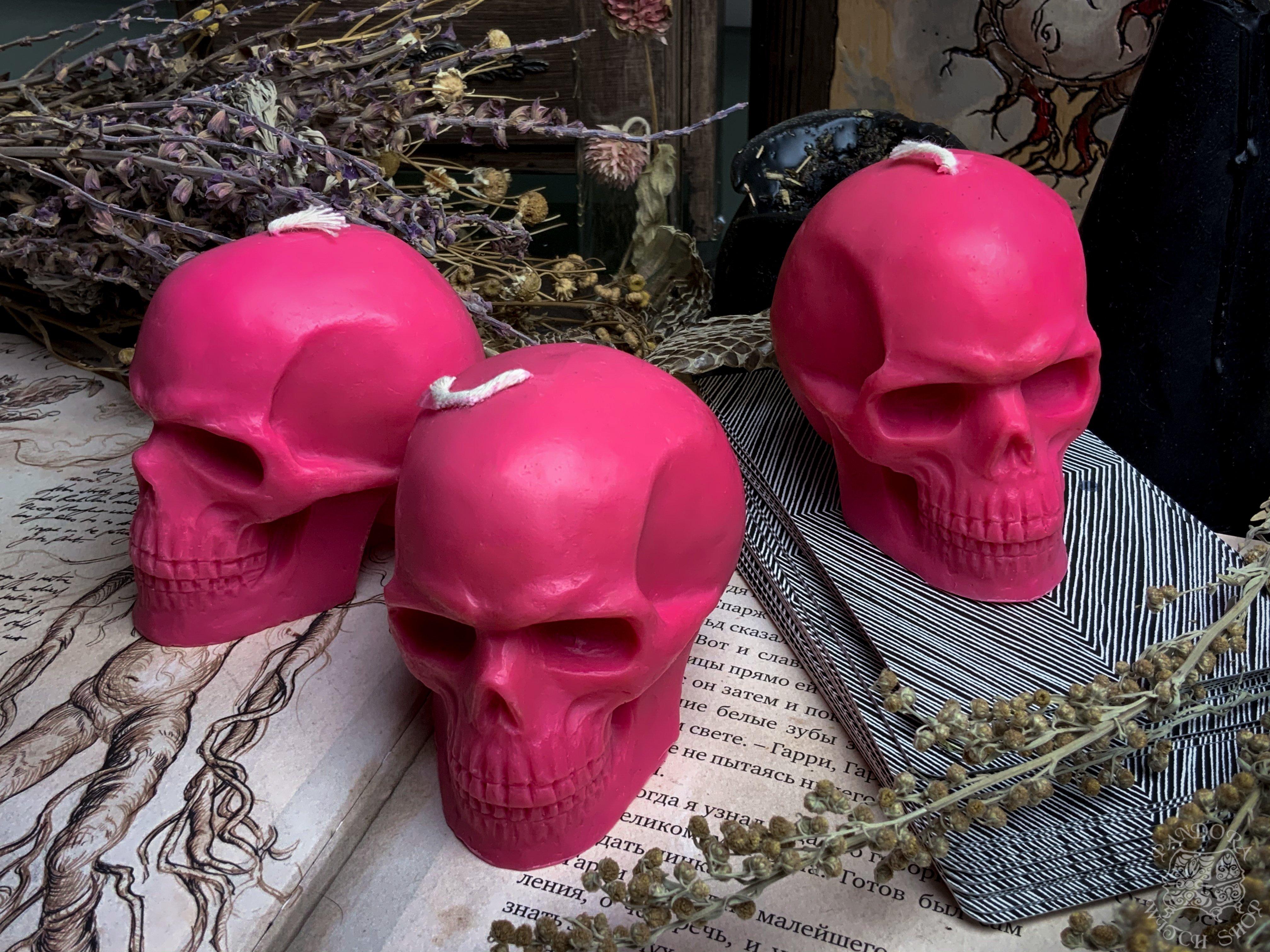 Pink skull - Beeswax candle