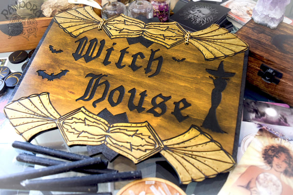 Decor - Wooden Sign "Witch House" - Dark Wood