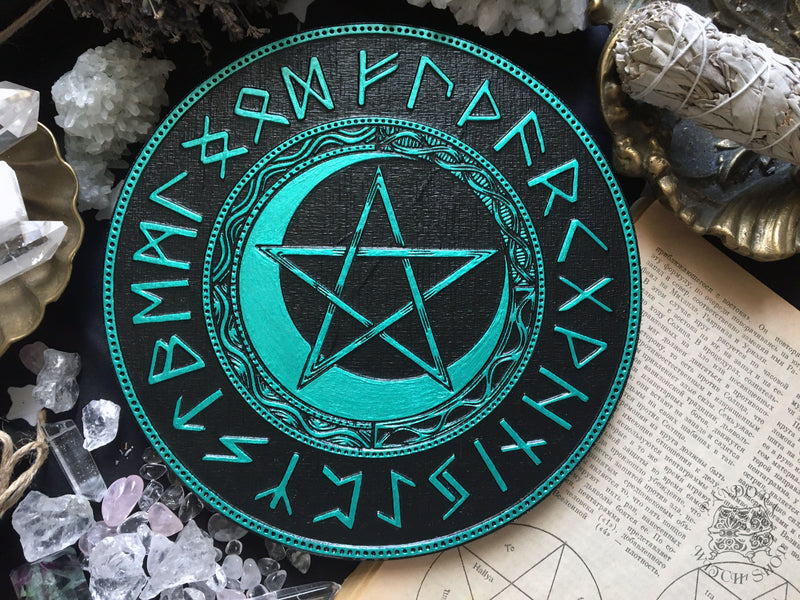 Elder Futhark Runes - PentaMoon - Black\Emerald